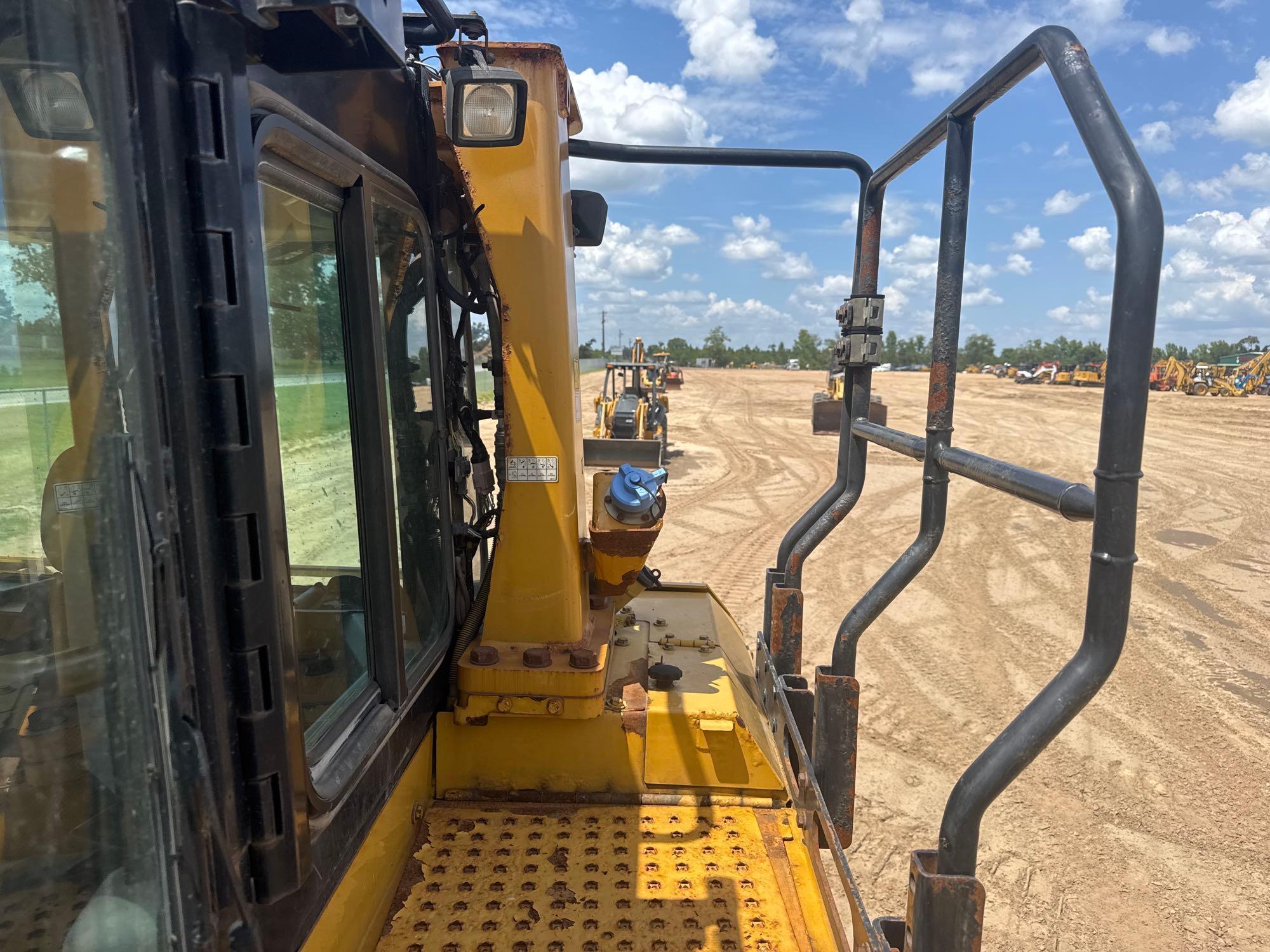 2015 Caterpillar D6T LGP