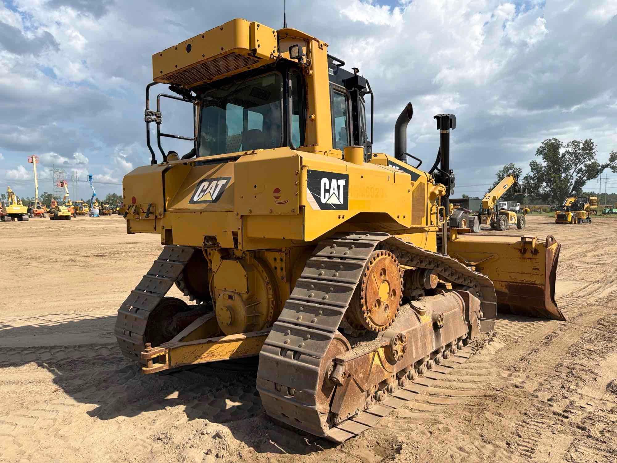 2015 Caterpillar D6T LGP