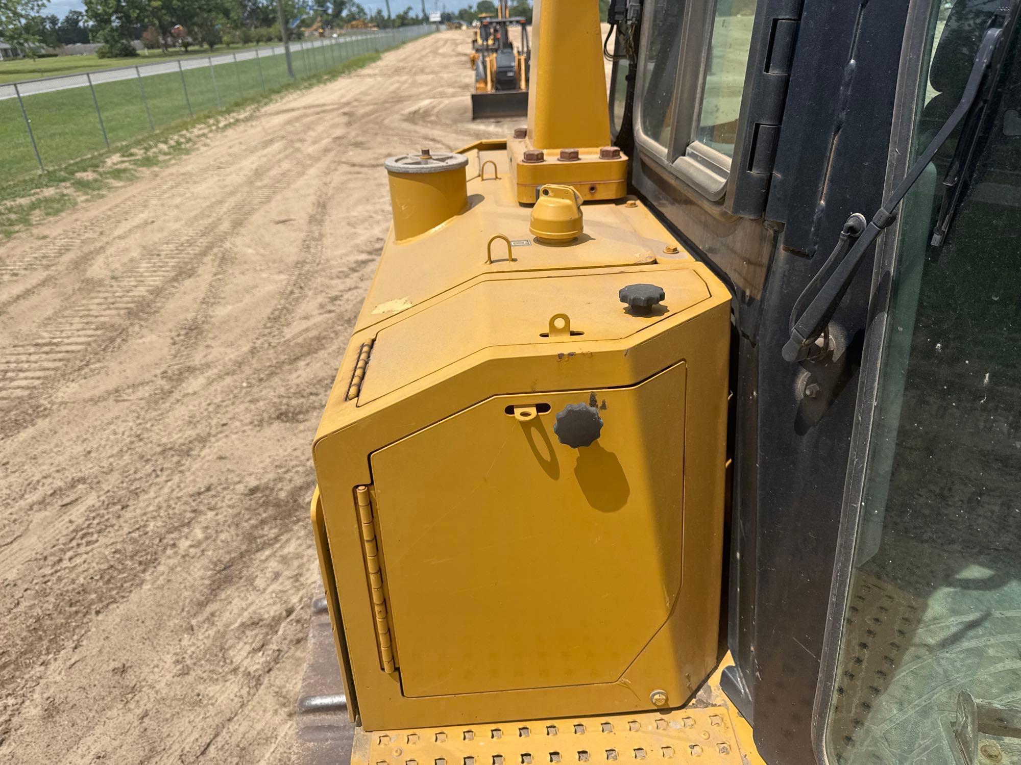 2015 Caterpillar D6T LGP