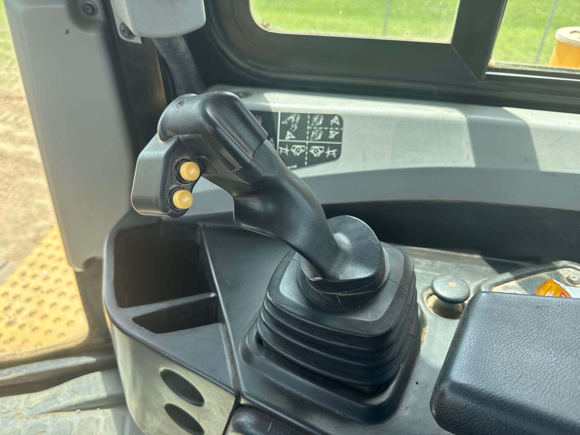 2015 Caterpillar D6T LGP
