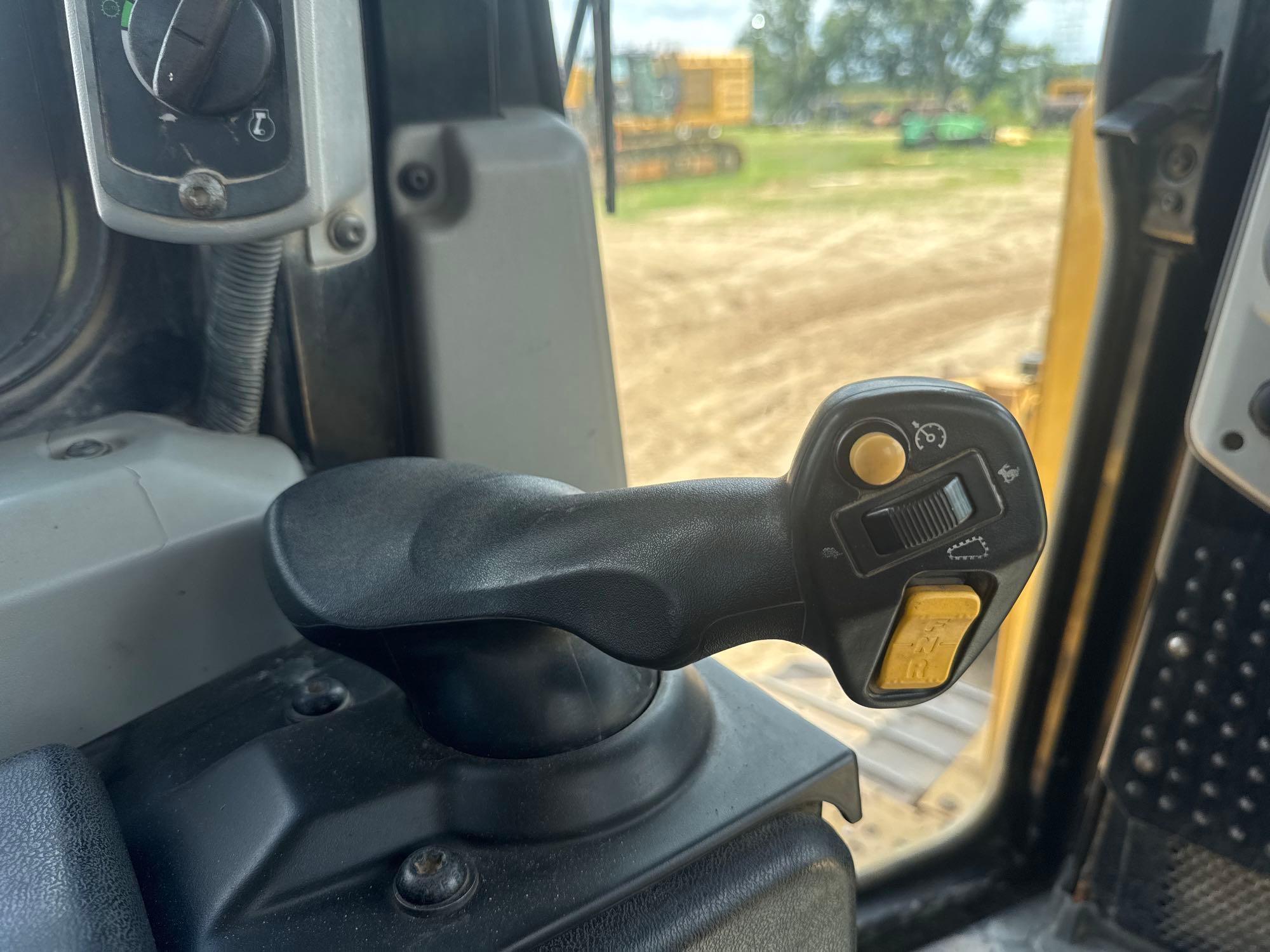 2015 Caterpillar D6T LGP