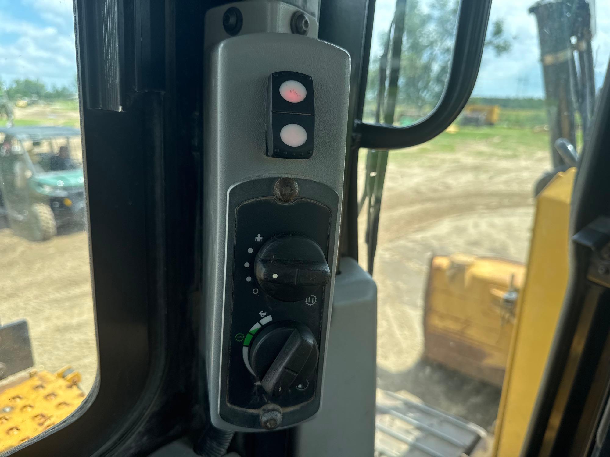 2015 Caterpillar D6T LGP