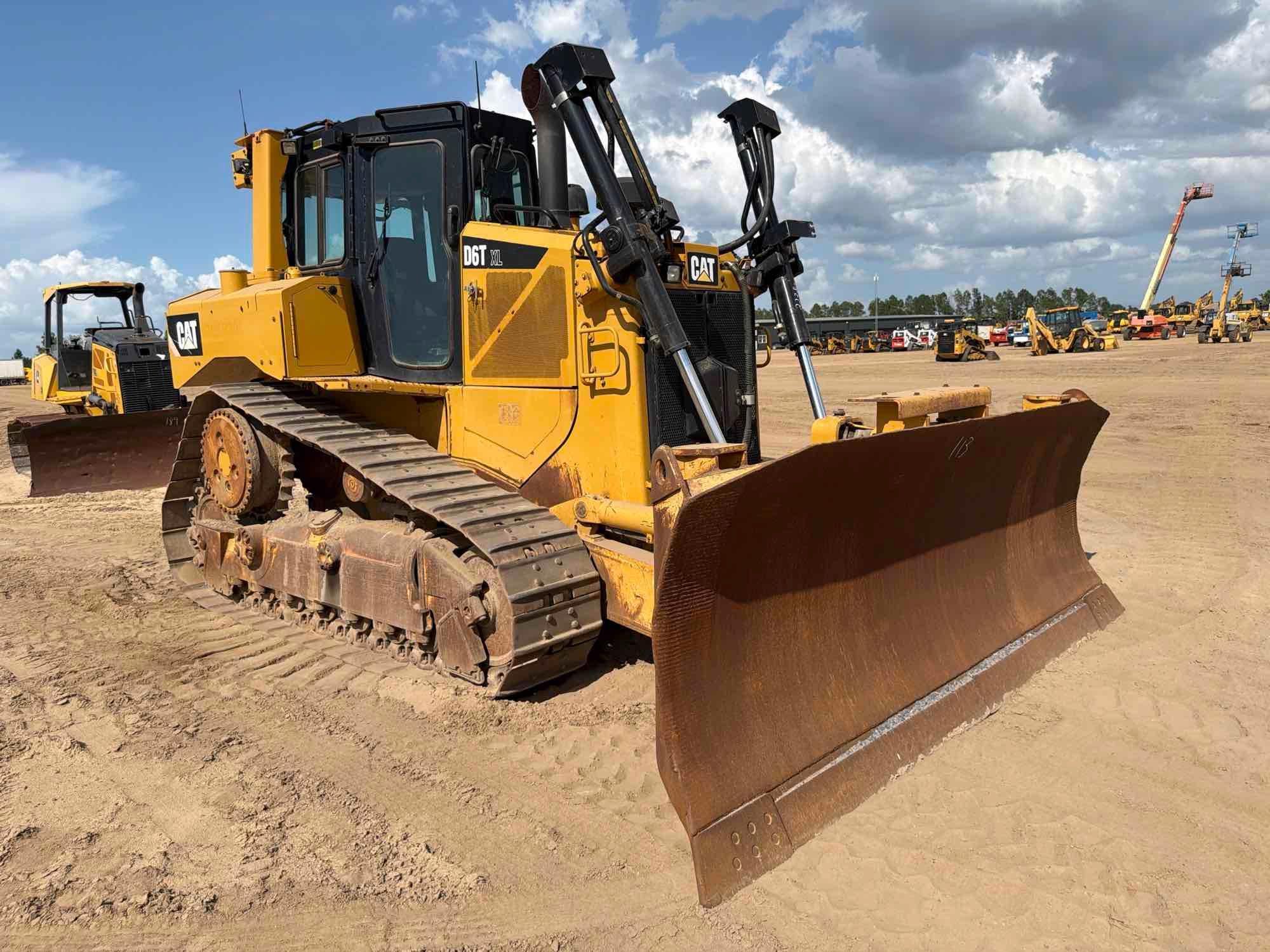 2015 Caterpillar D6T LGP