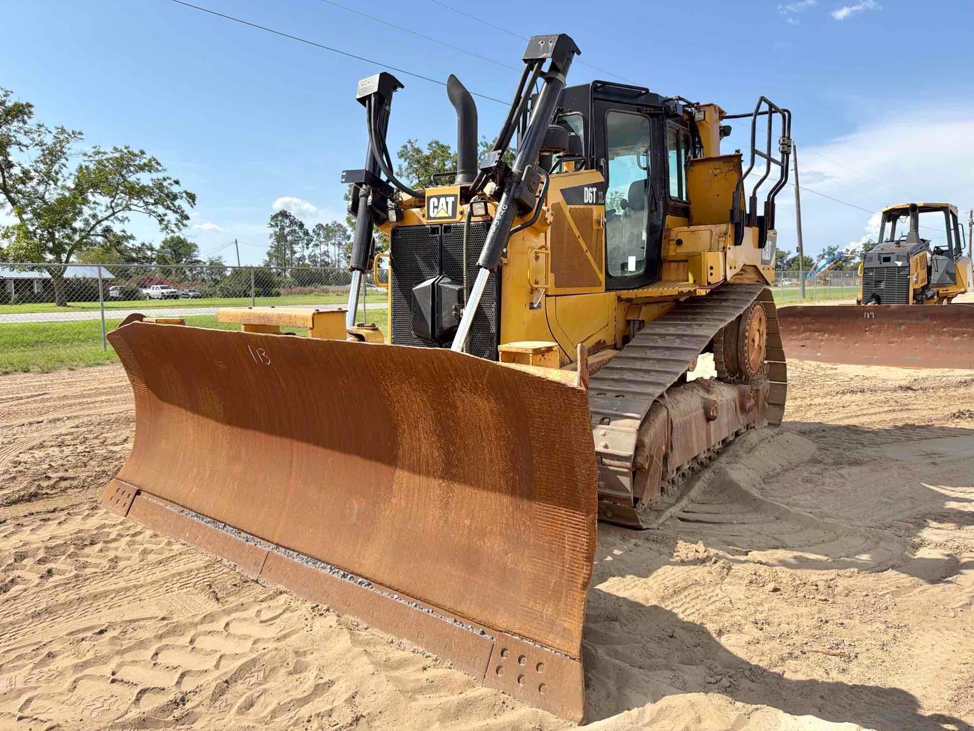 2015 Caterpillar D6T LGP