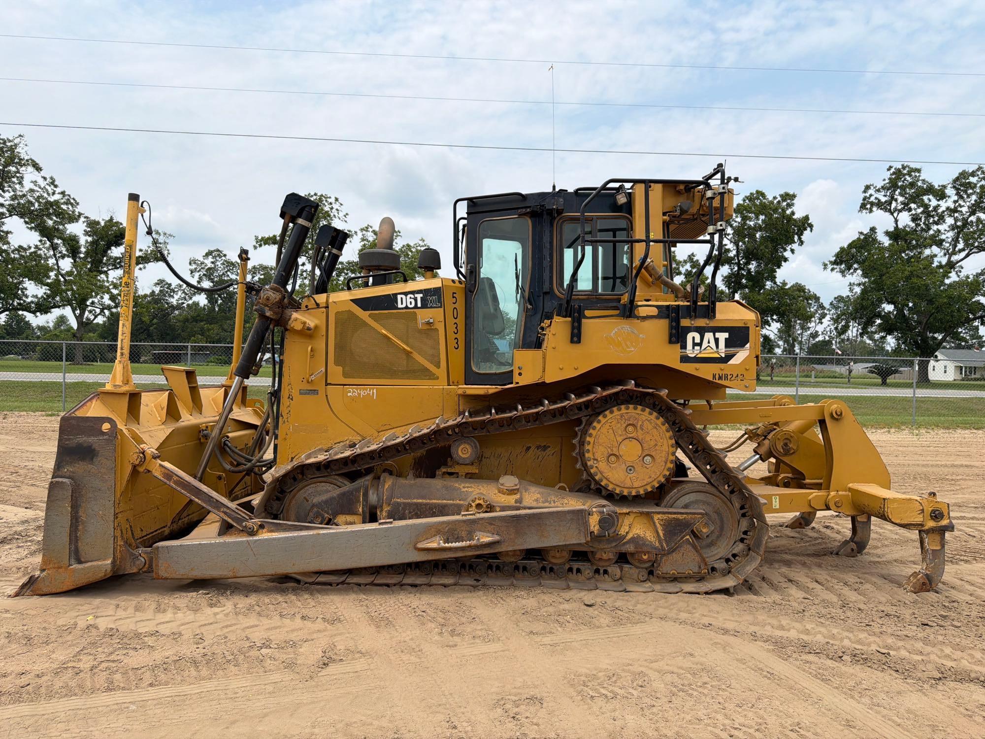 2014 Caterpillar D6T