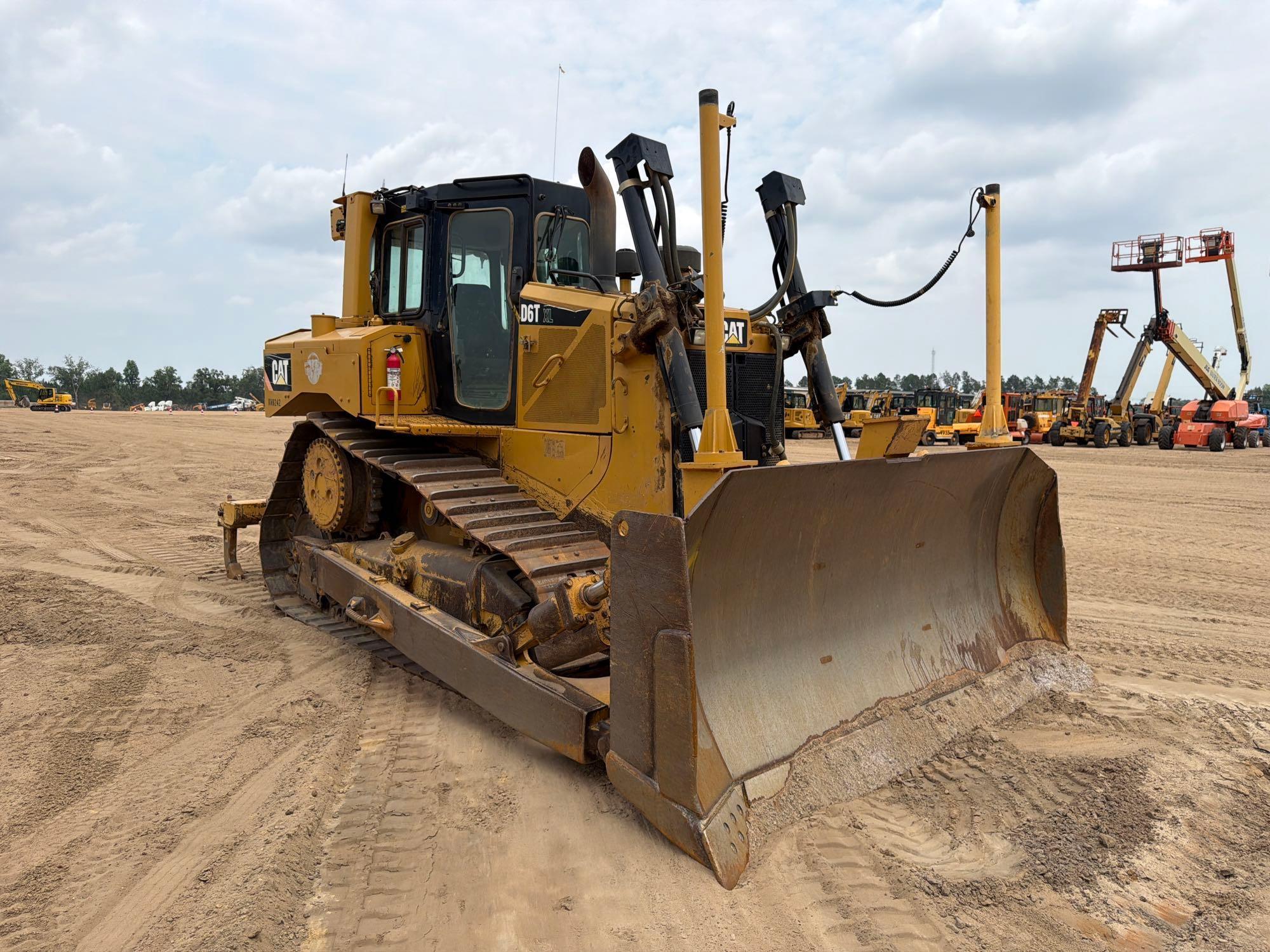 2014 Caterpillar D6T