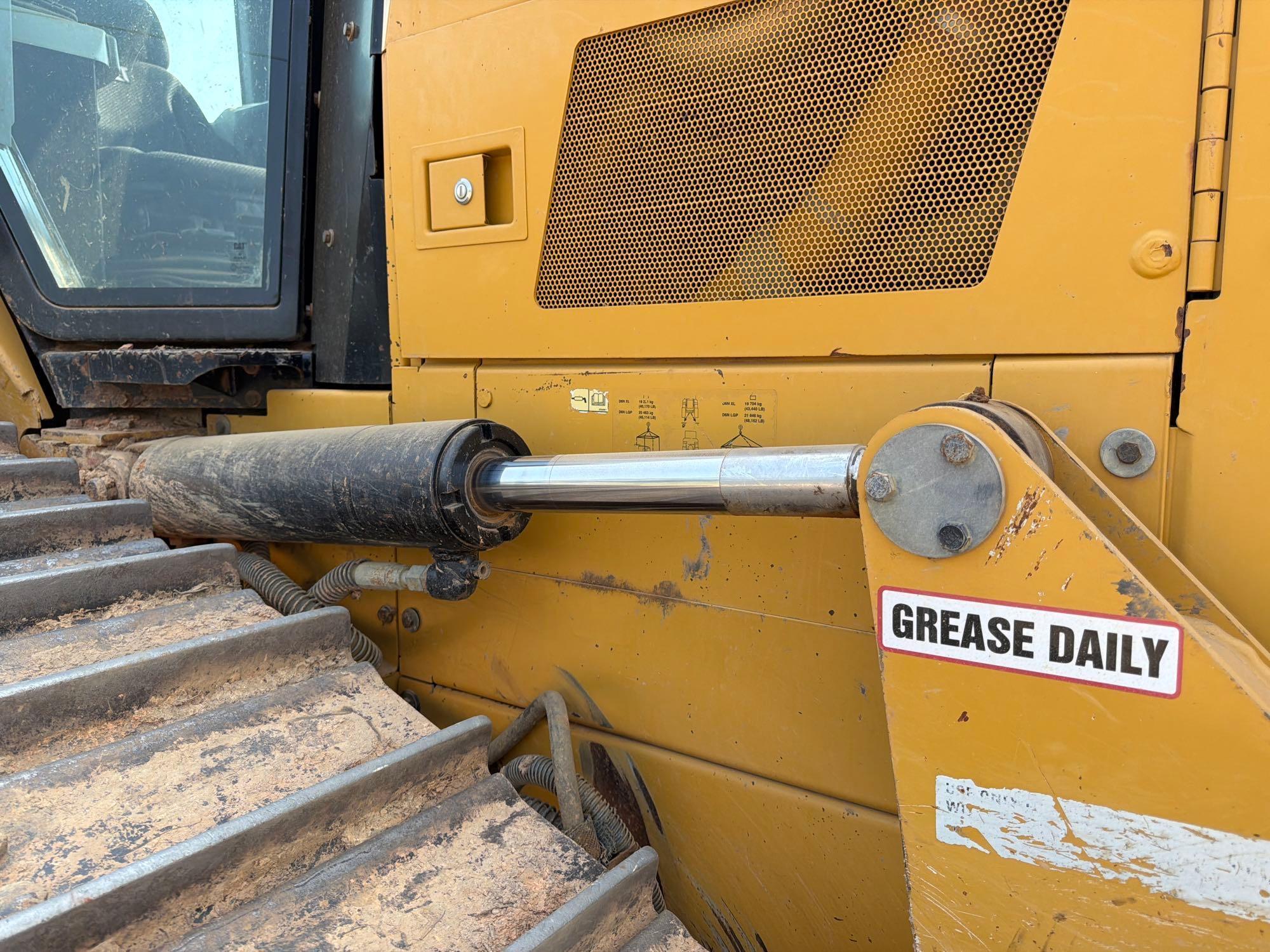 2020 Caterpillar D6N LGP