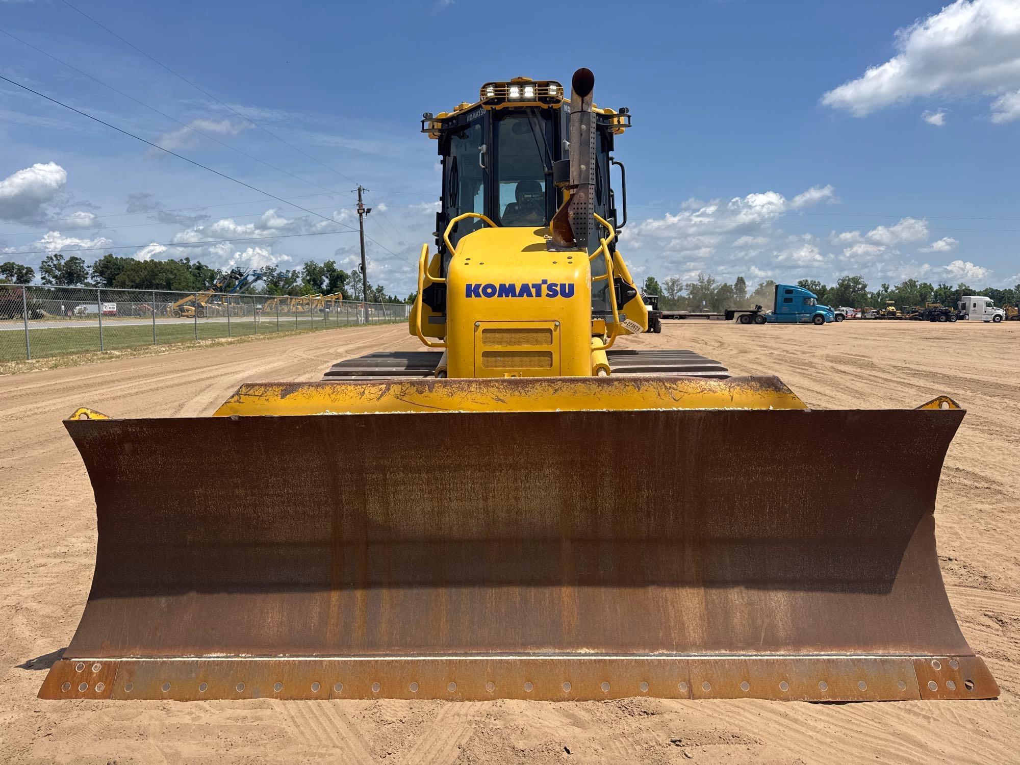 2023 Komatsu D61PX