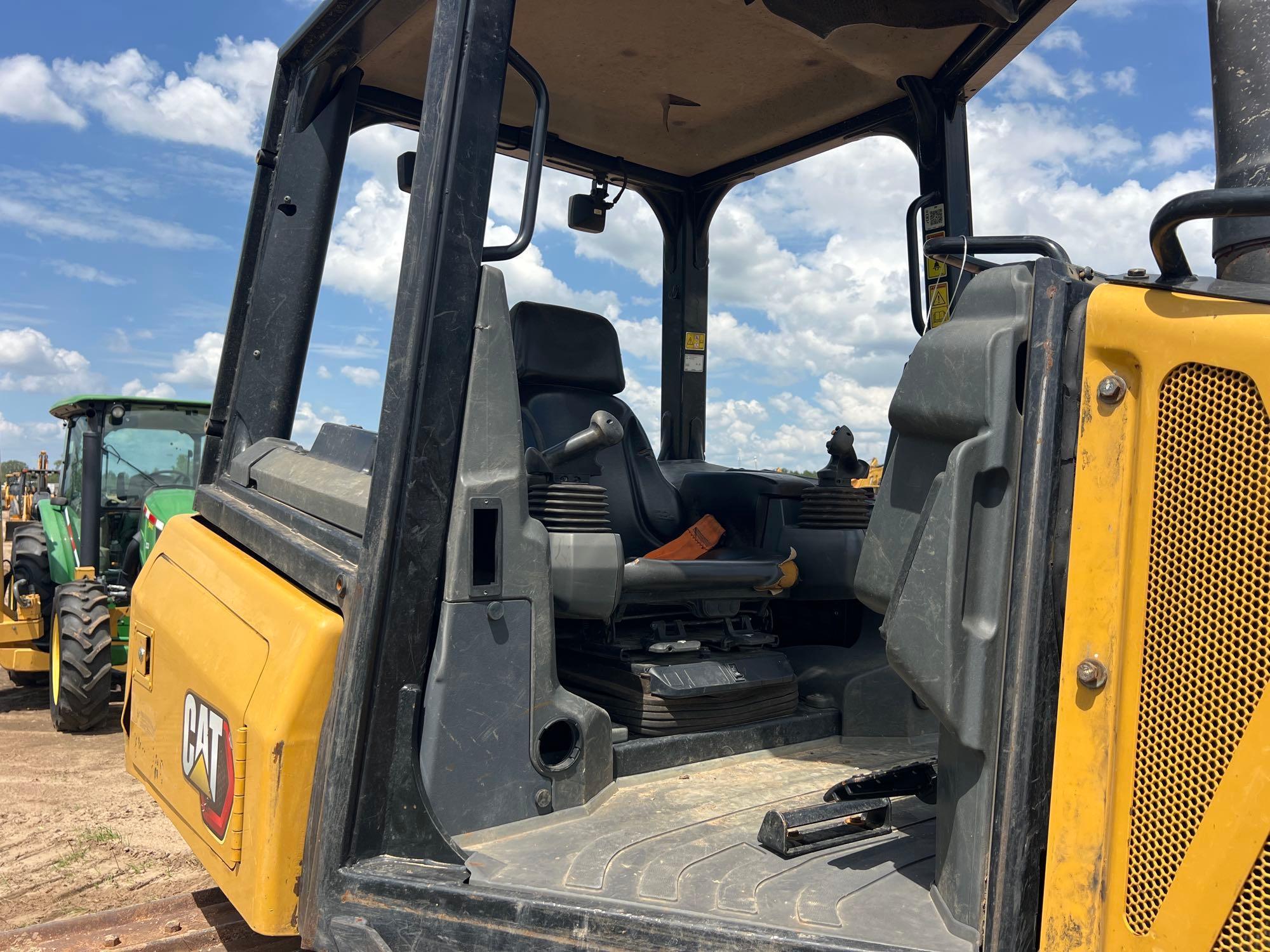 2023 Caterpillar D3 LGP