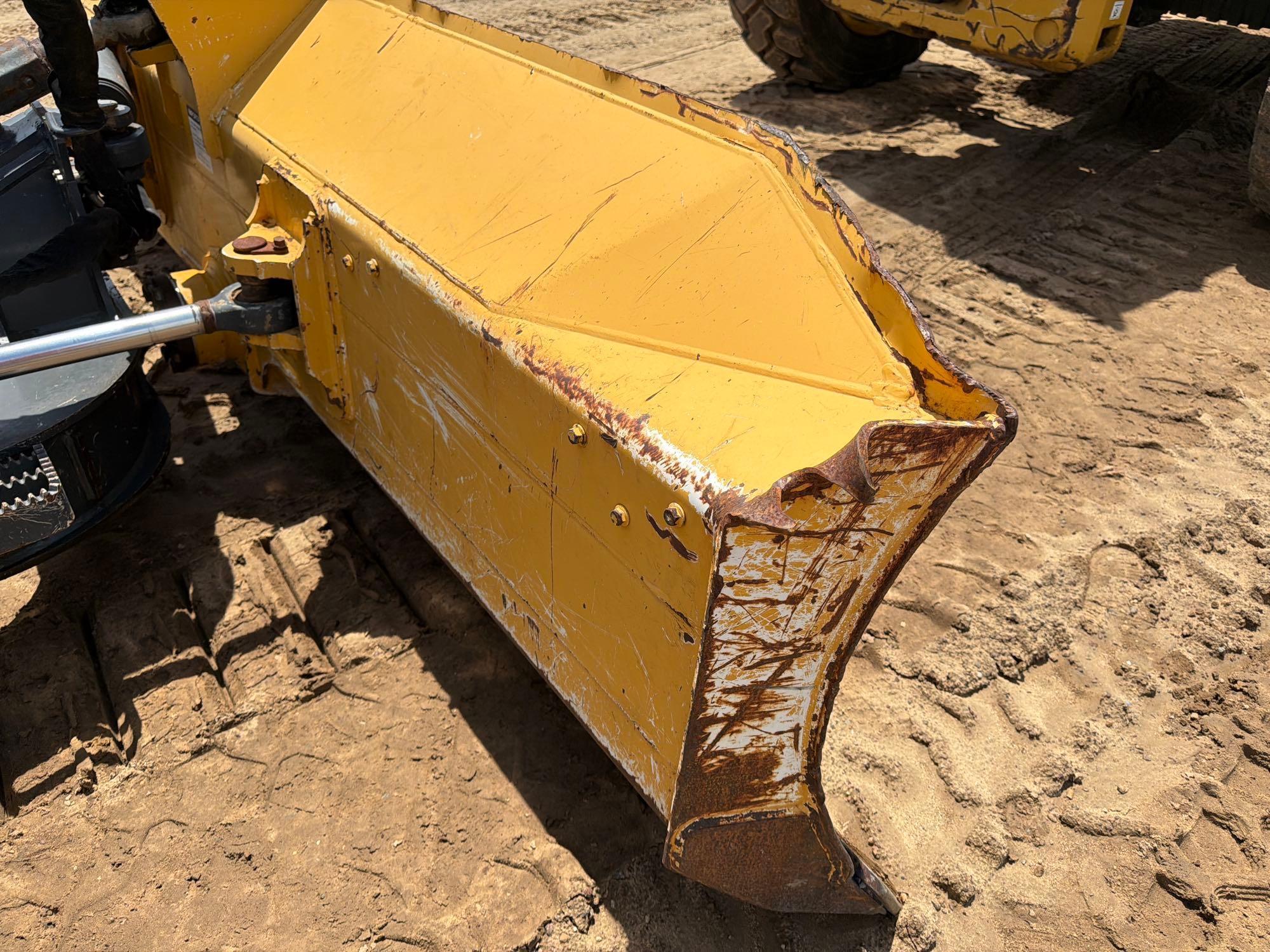 2016 John Deere 650K LGP