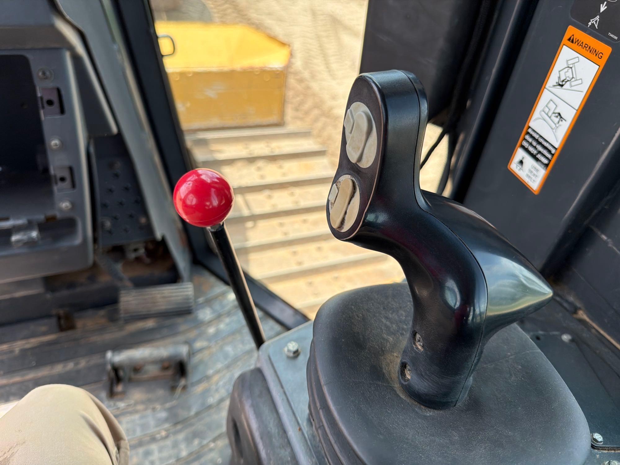 2016 John Deere 650K LGP