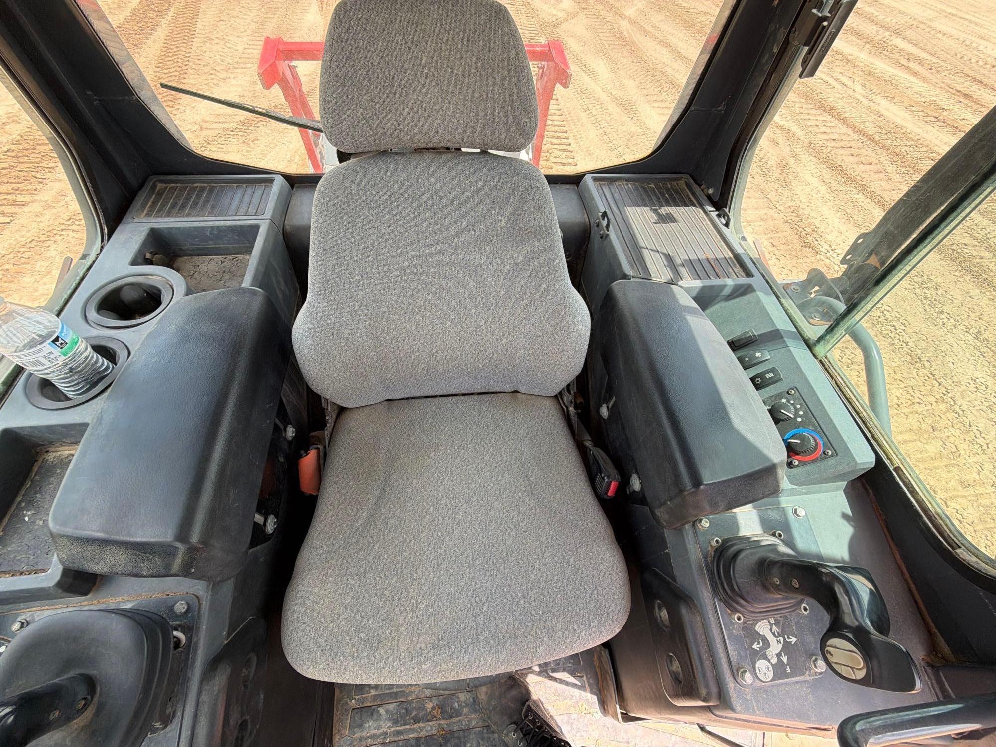 2016 John Deere 650K LGP