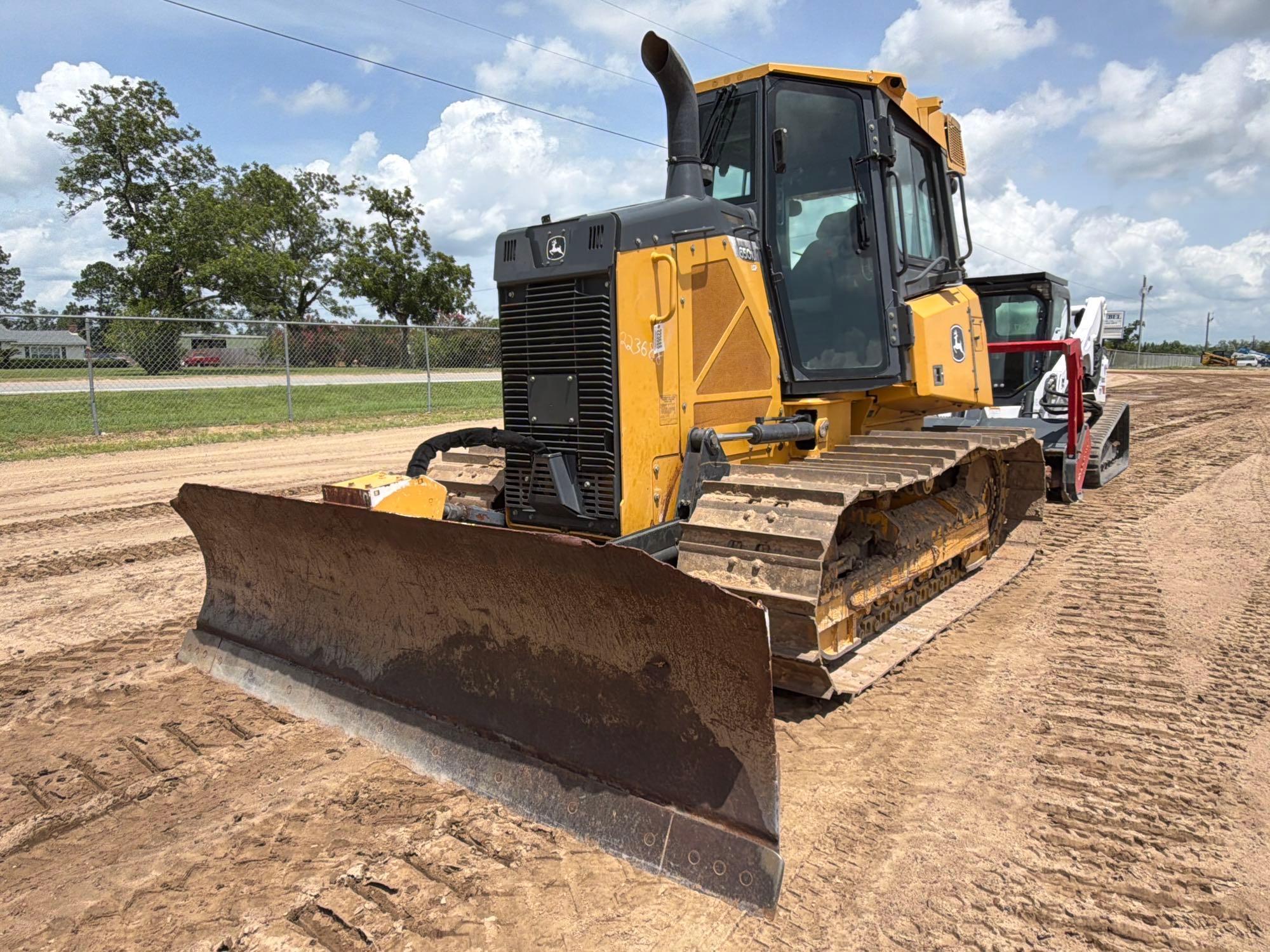 2016 John Deere 650K LGP