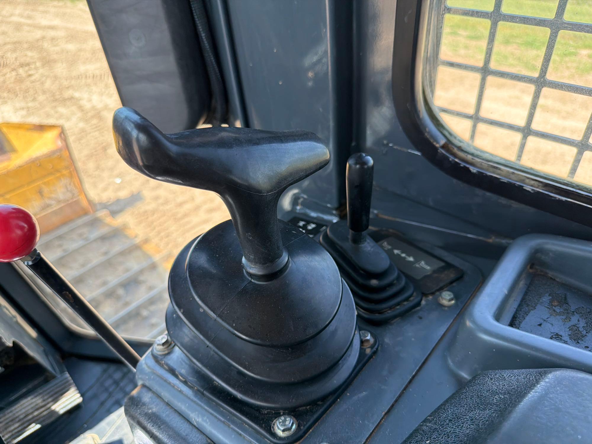 2013 John Deere 650K XLT
