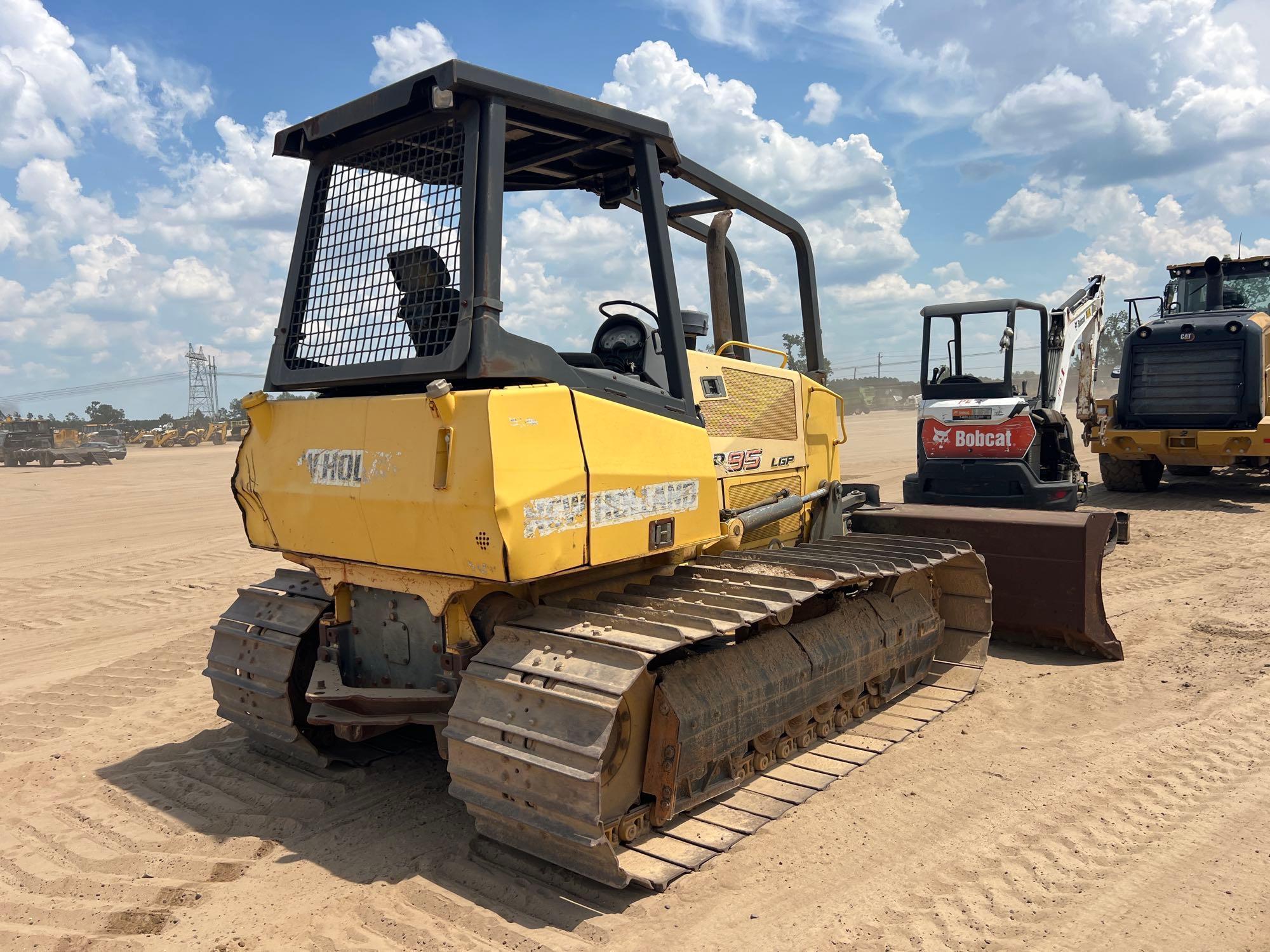 2007 New Holland D95 LGP