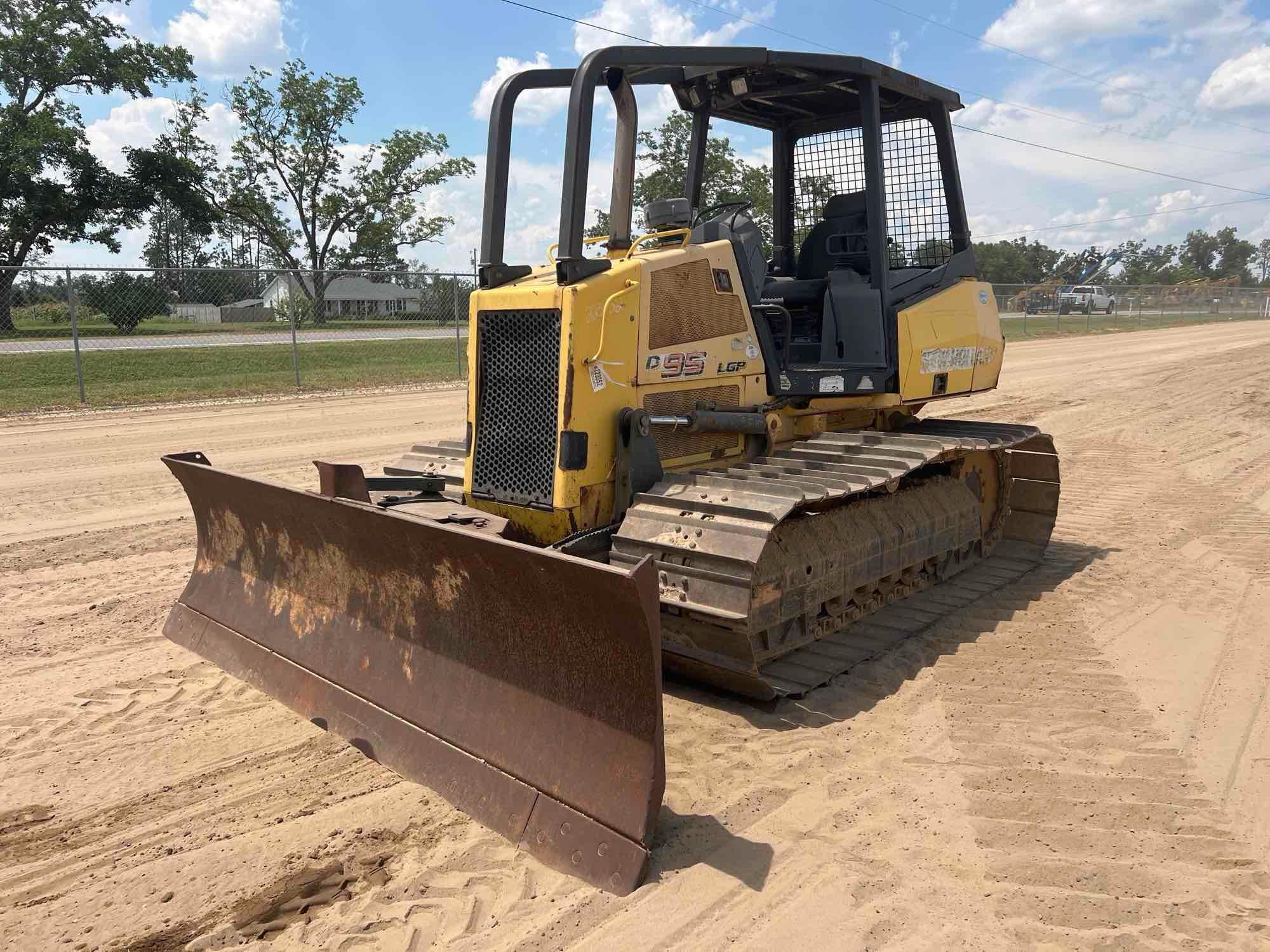 2007 New Holland D95 LGP