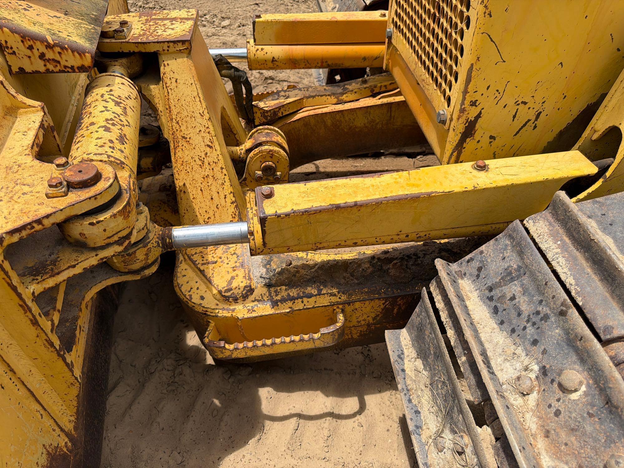 2007 Komatsu D39PX-21