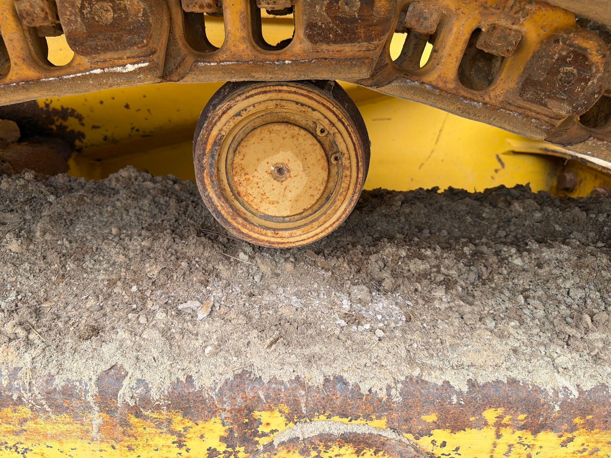 2007 Komatsu D39PX-21