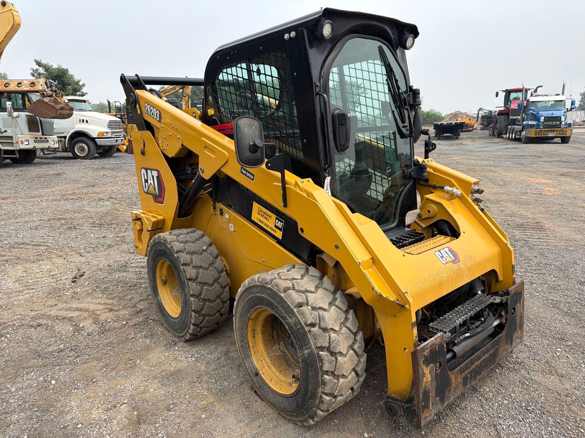 2022 Caterpillar 262
