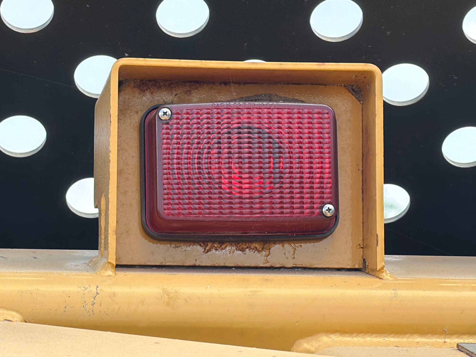 John Deere 2412