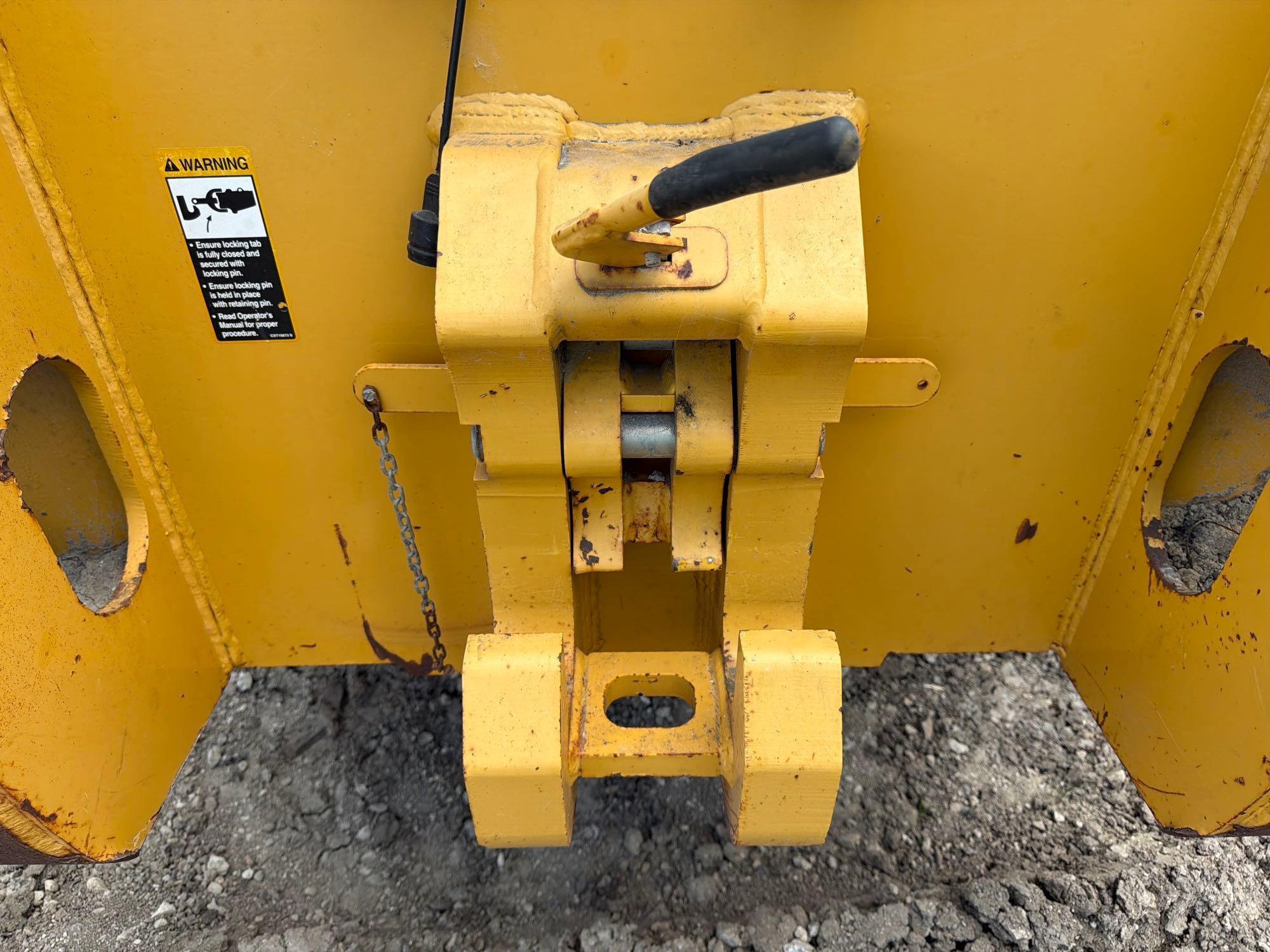John Deere 2412