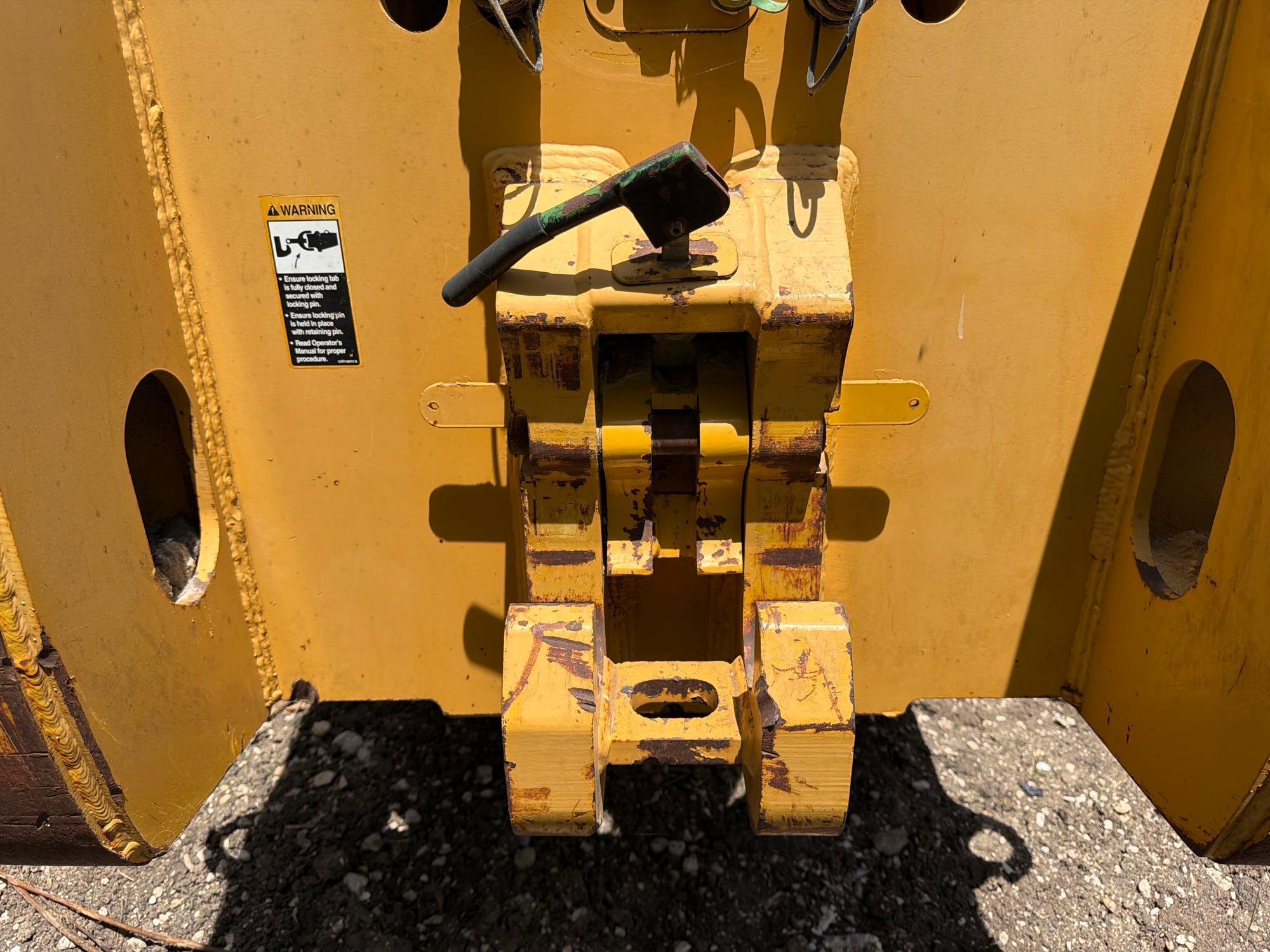 John Deere 2412