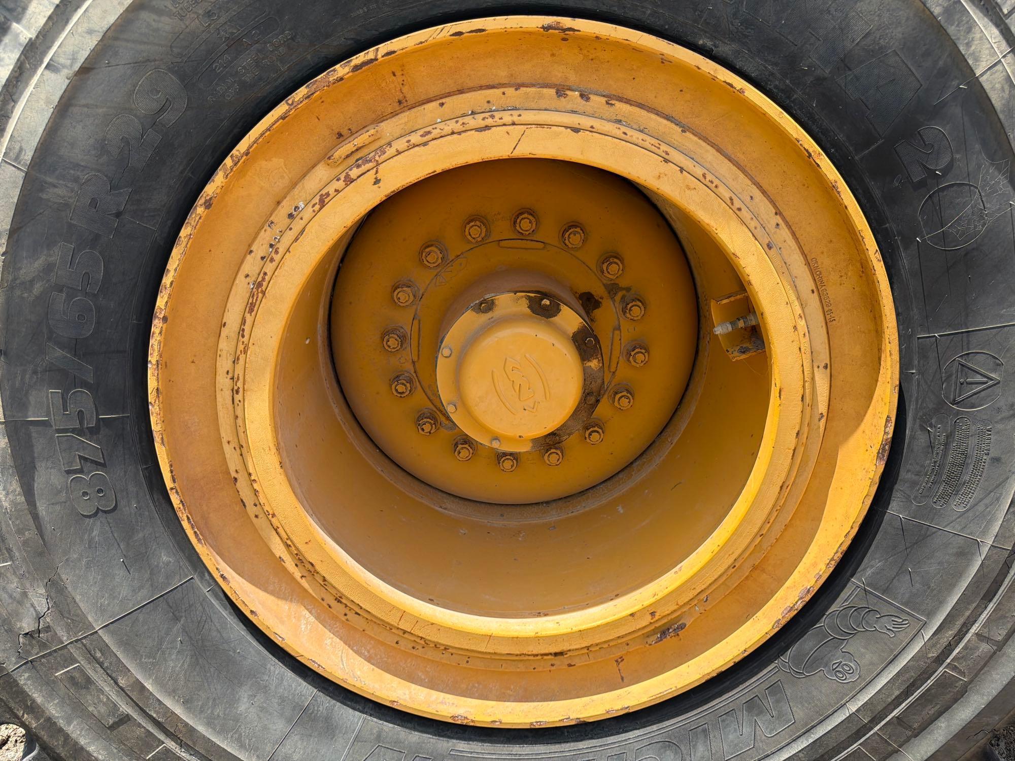 John Deere 2412