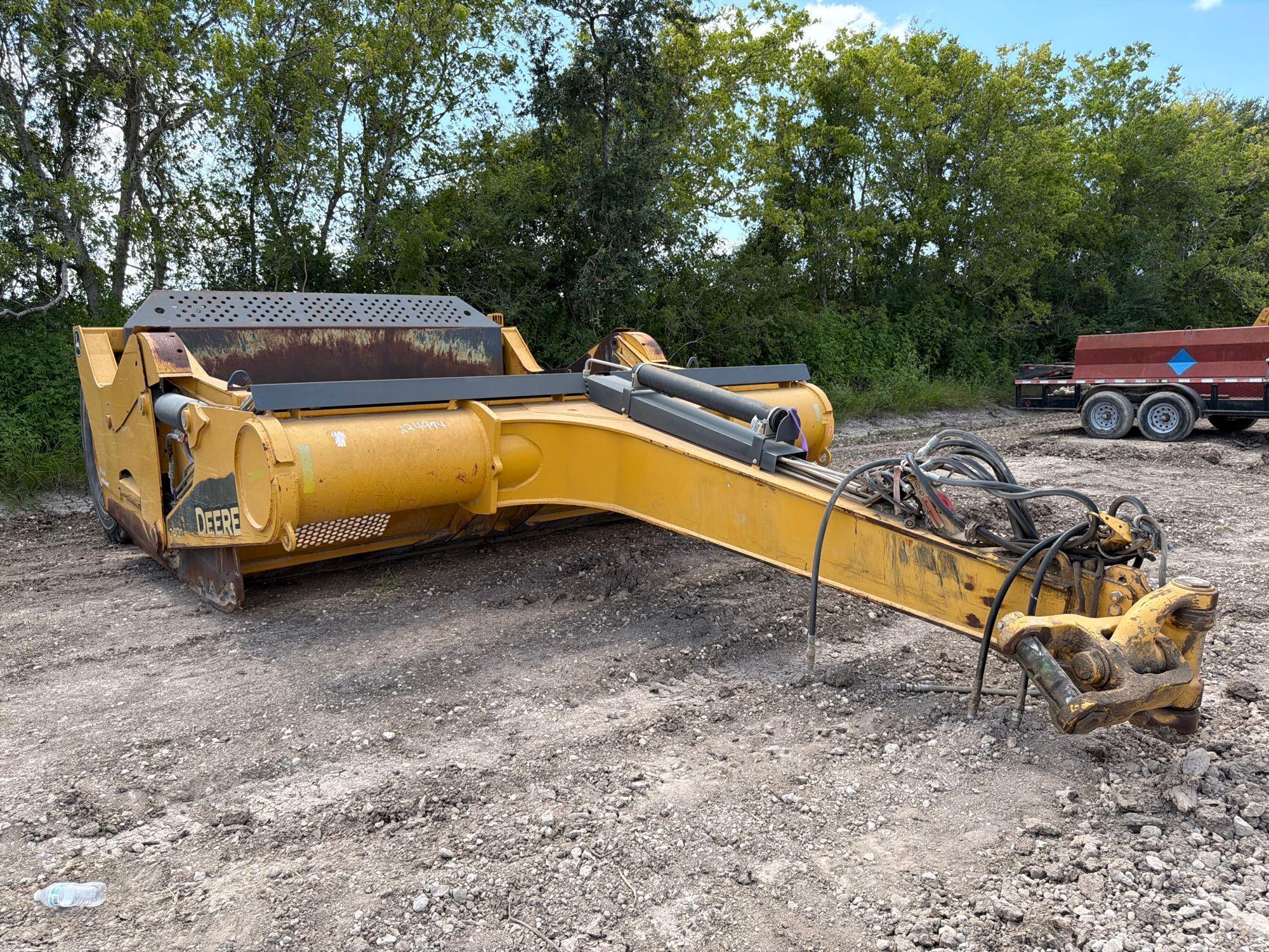 John Deere 2412