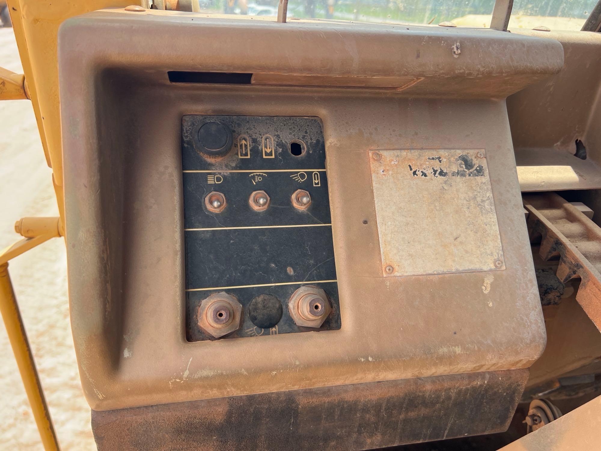 1990 Caterpillar 631E