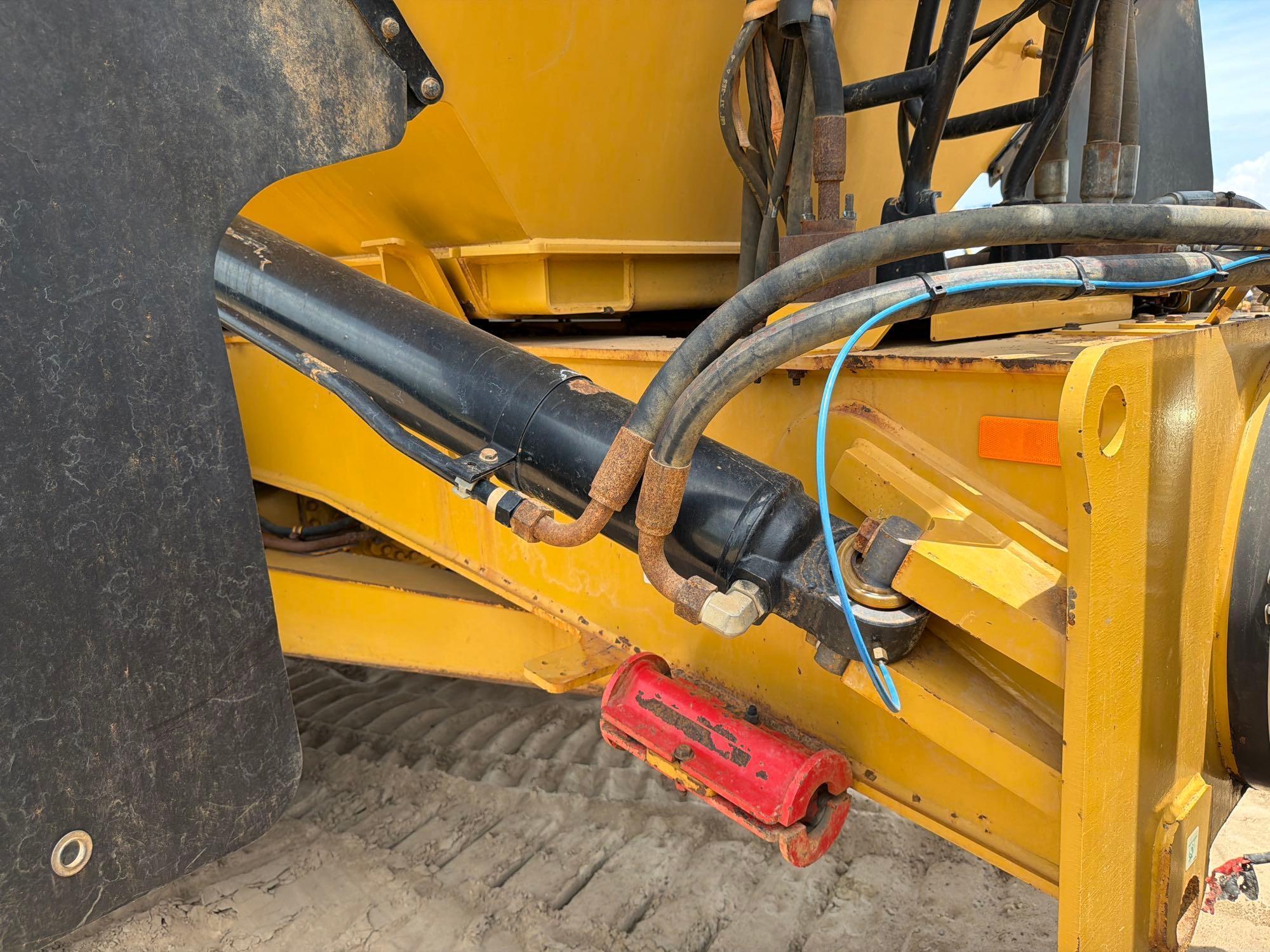 2020 Caterpillar 745