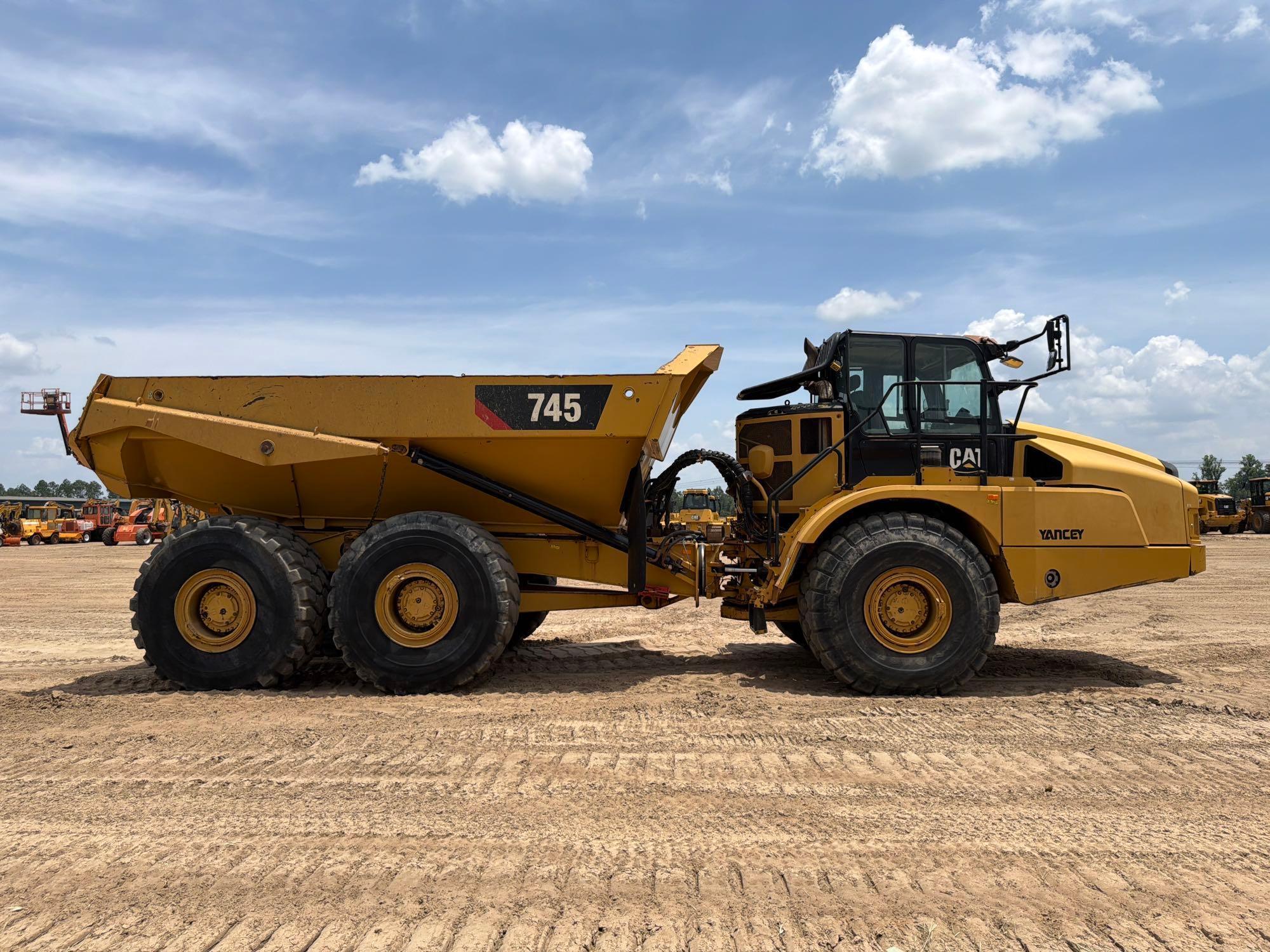 2020 Caterpillar 745