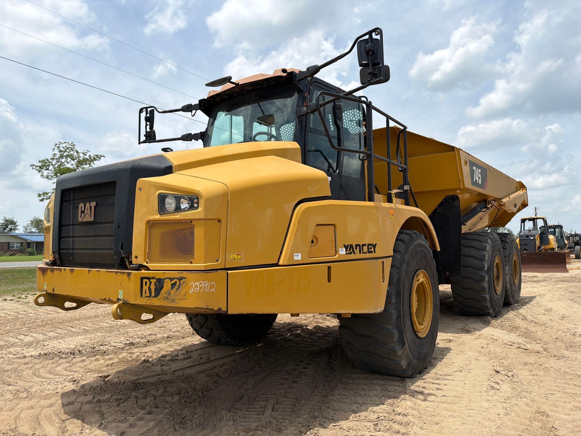 2020 Caterpillar 745