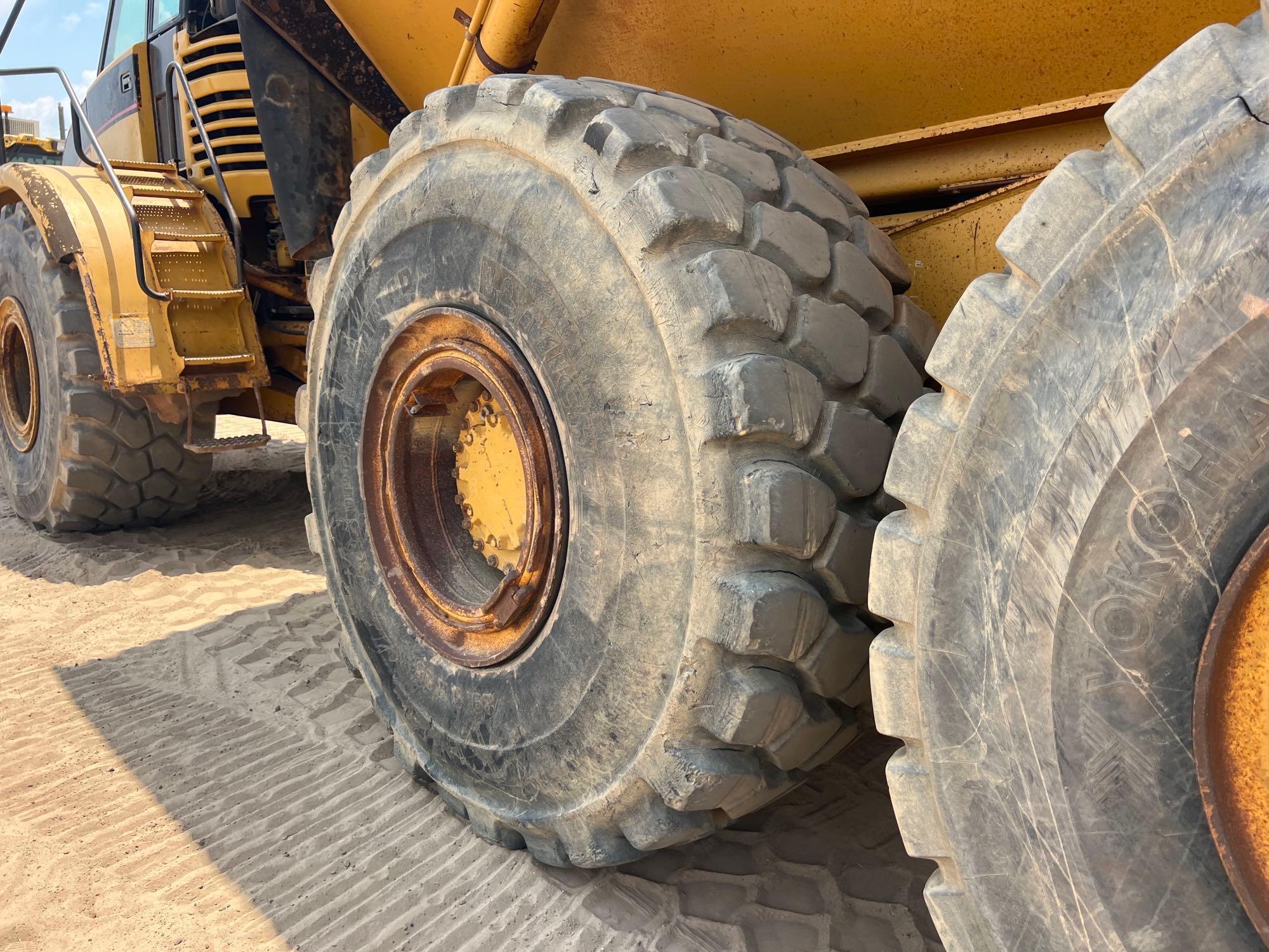 2004 Caterpillar 740