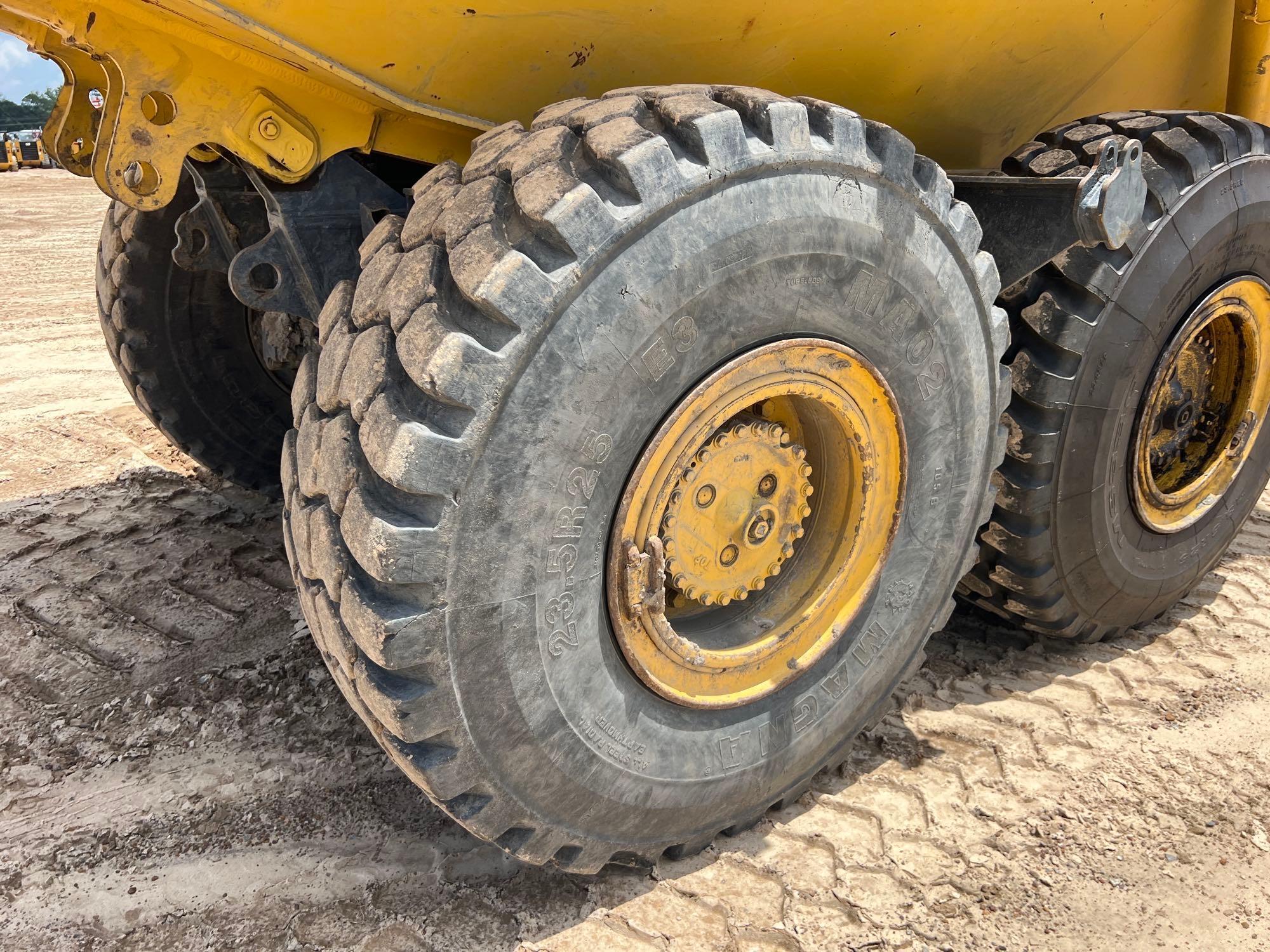 2005 Komatsu HM300-1