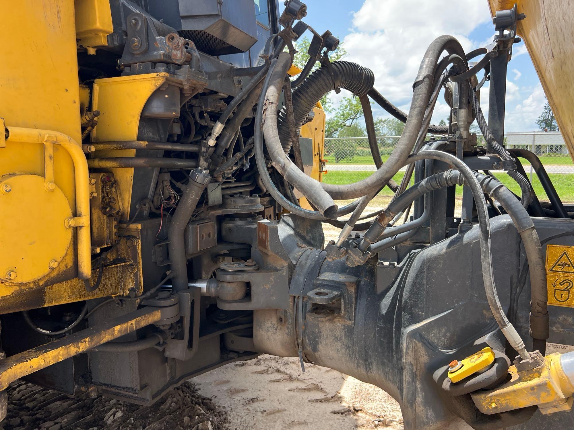 2005 Komatsu HM300-1
