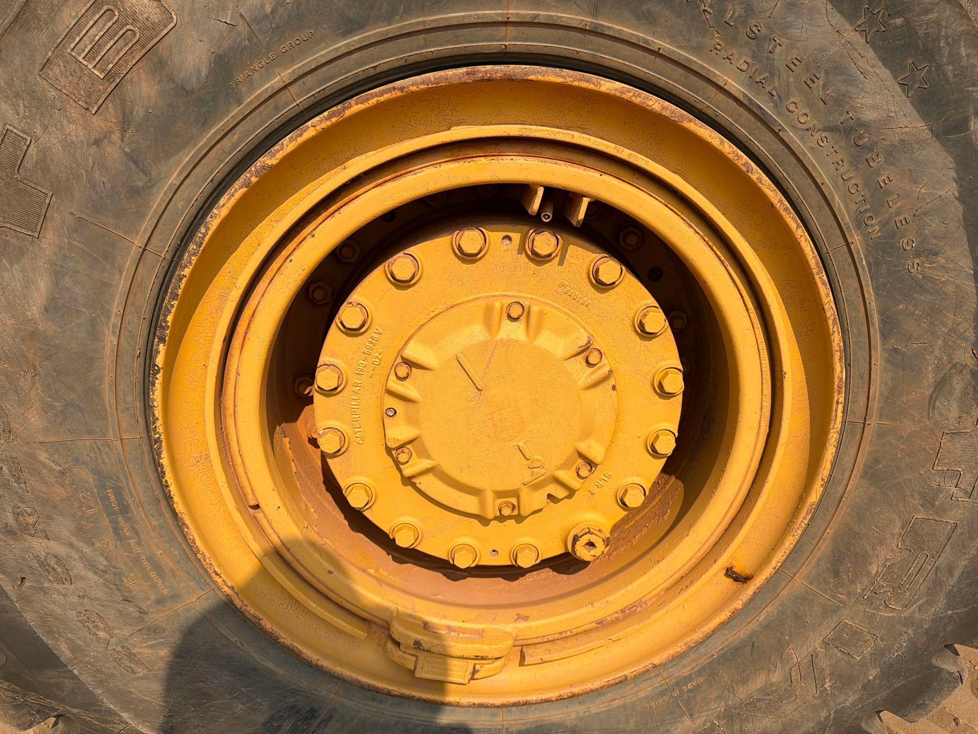 2007 Caterpillar 725