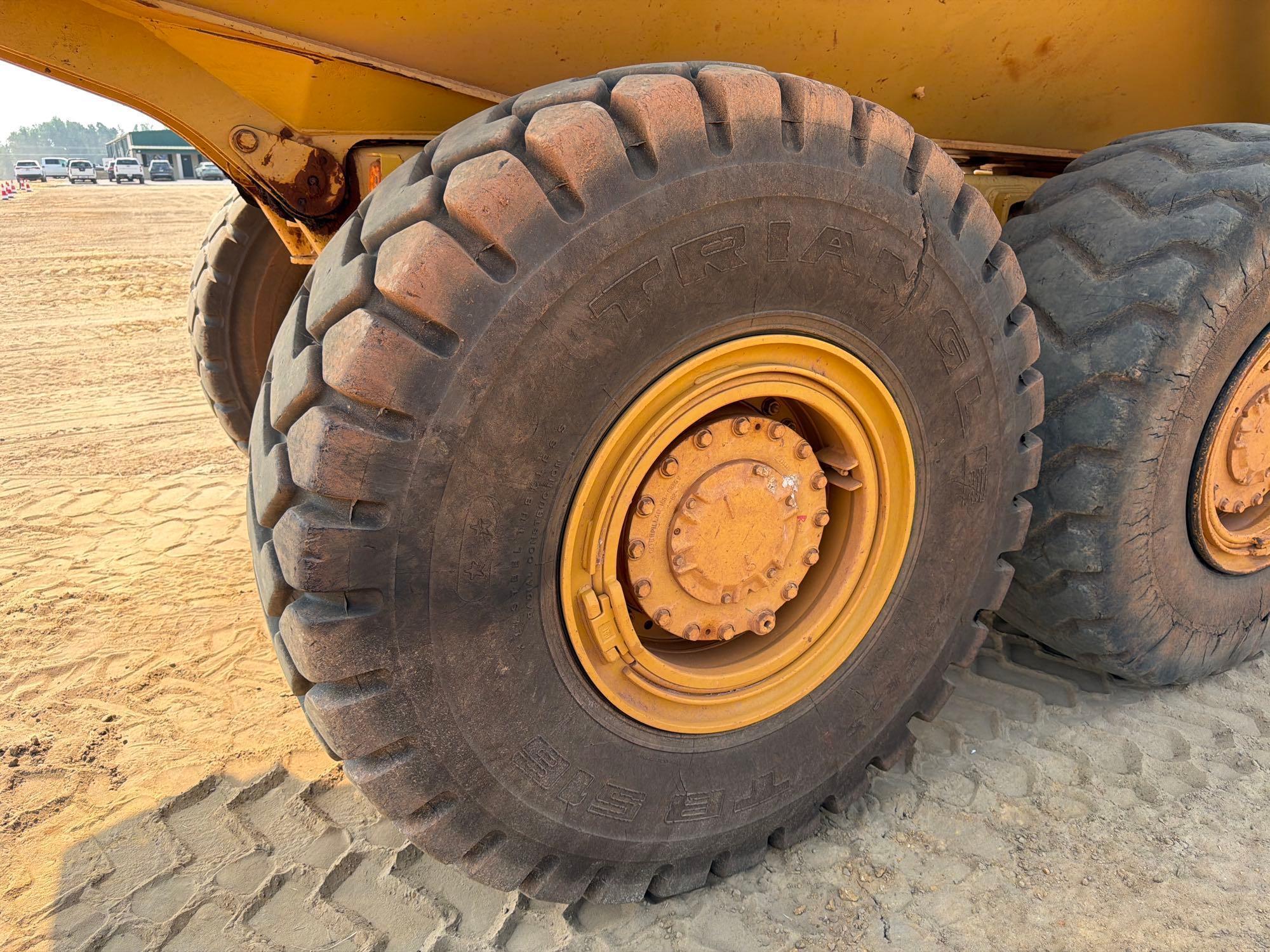 2007 Caterpillar 725