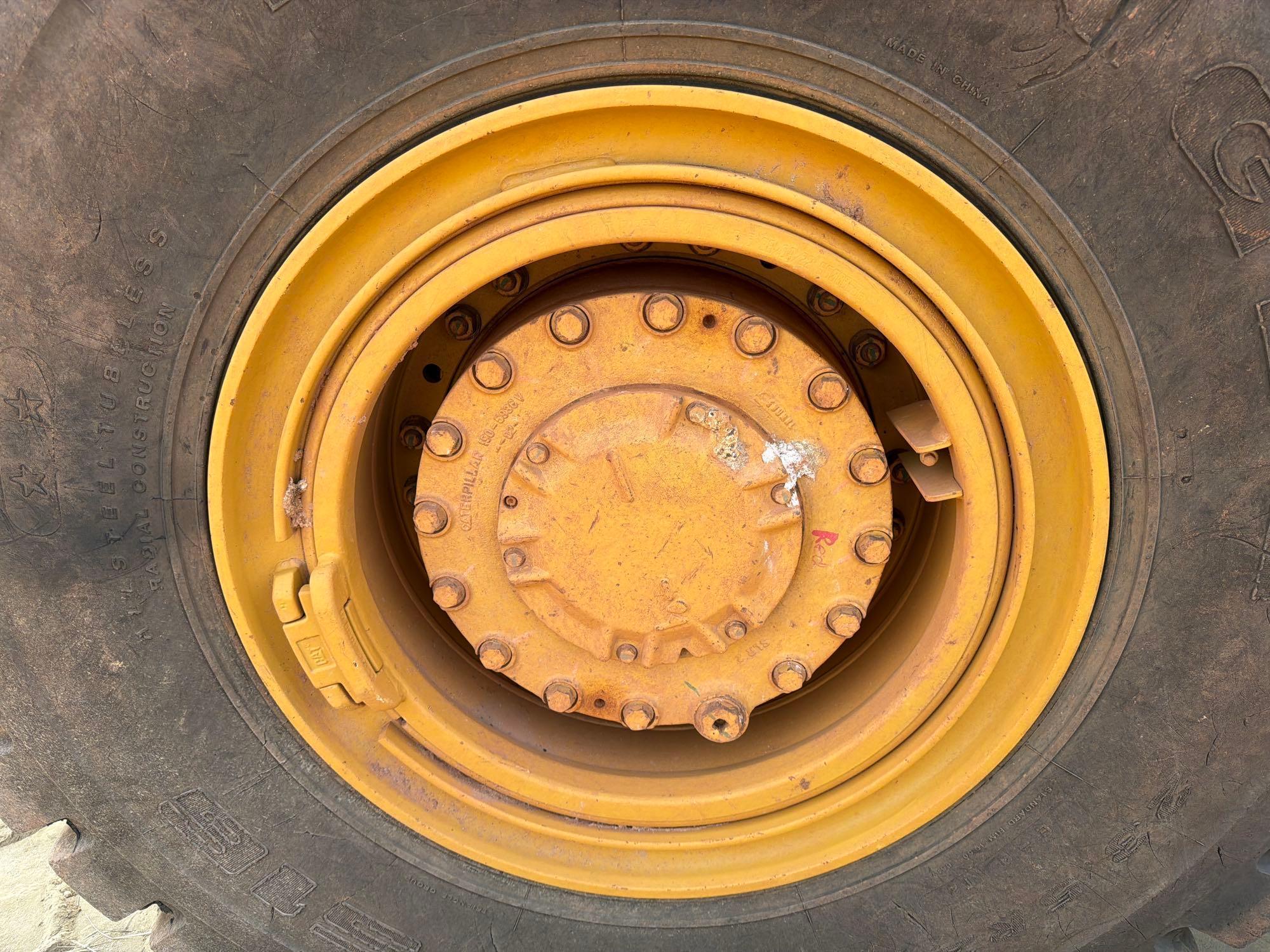 2007 Caterpillar 725