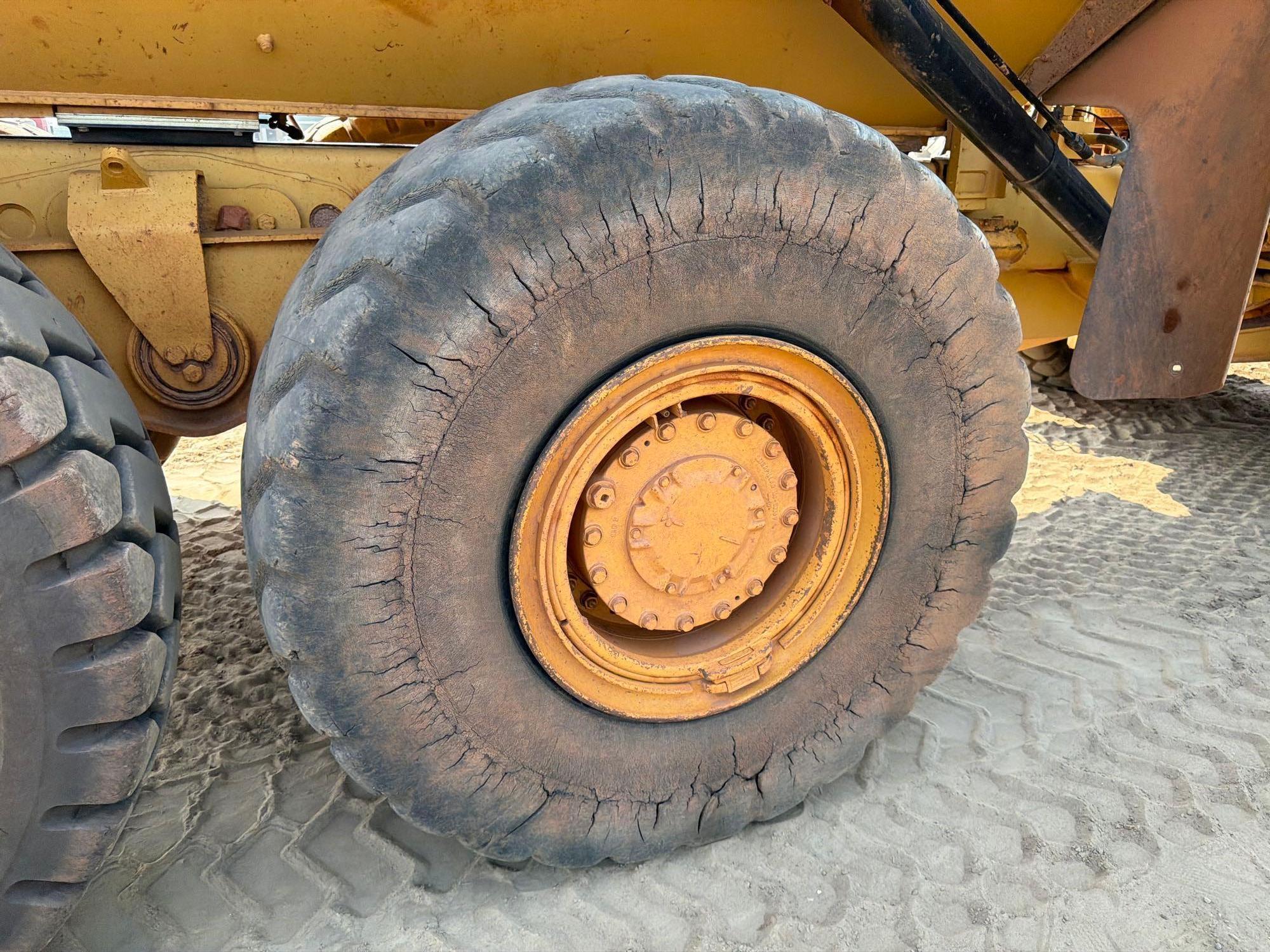 2007 Caterpillar 725