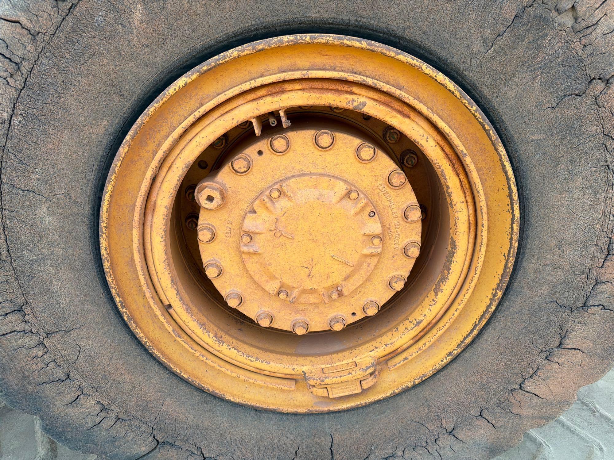 2007 Caterpillar 725