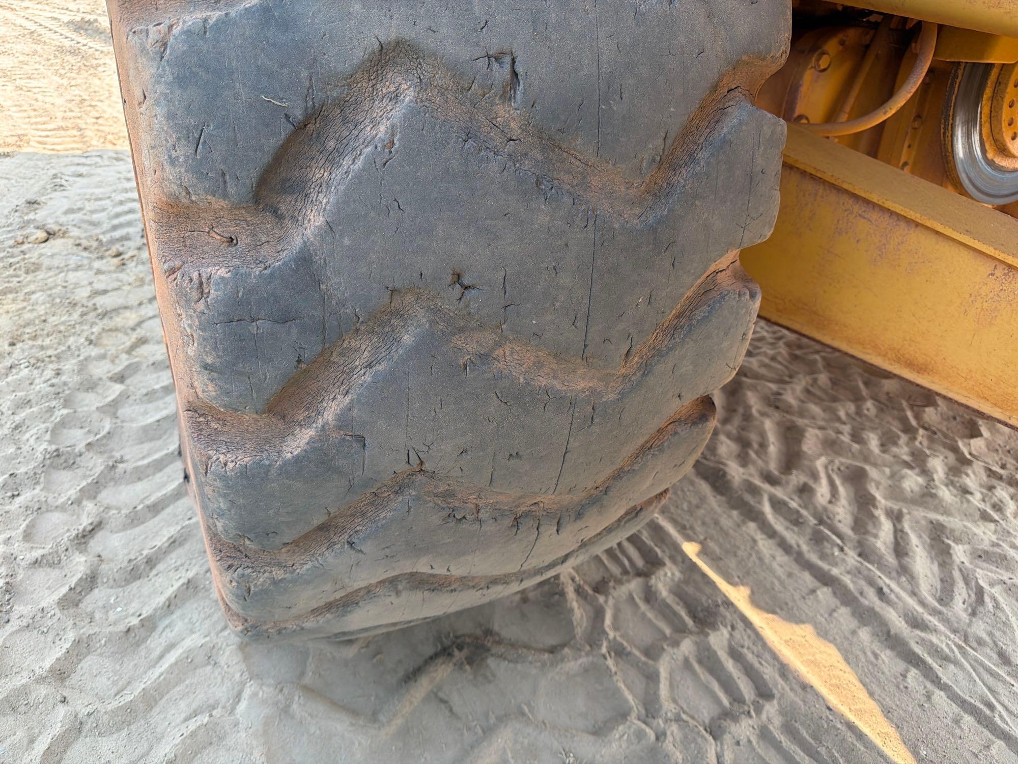 2007 Caterpillar 725