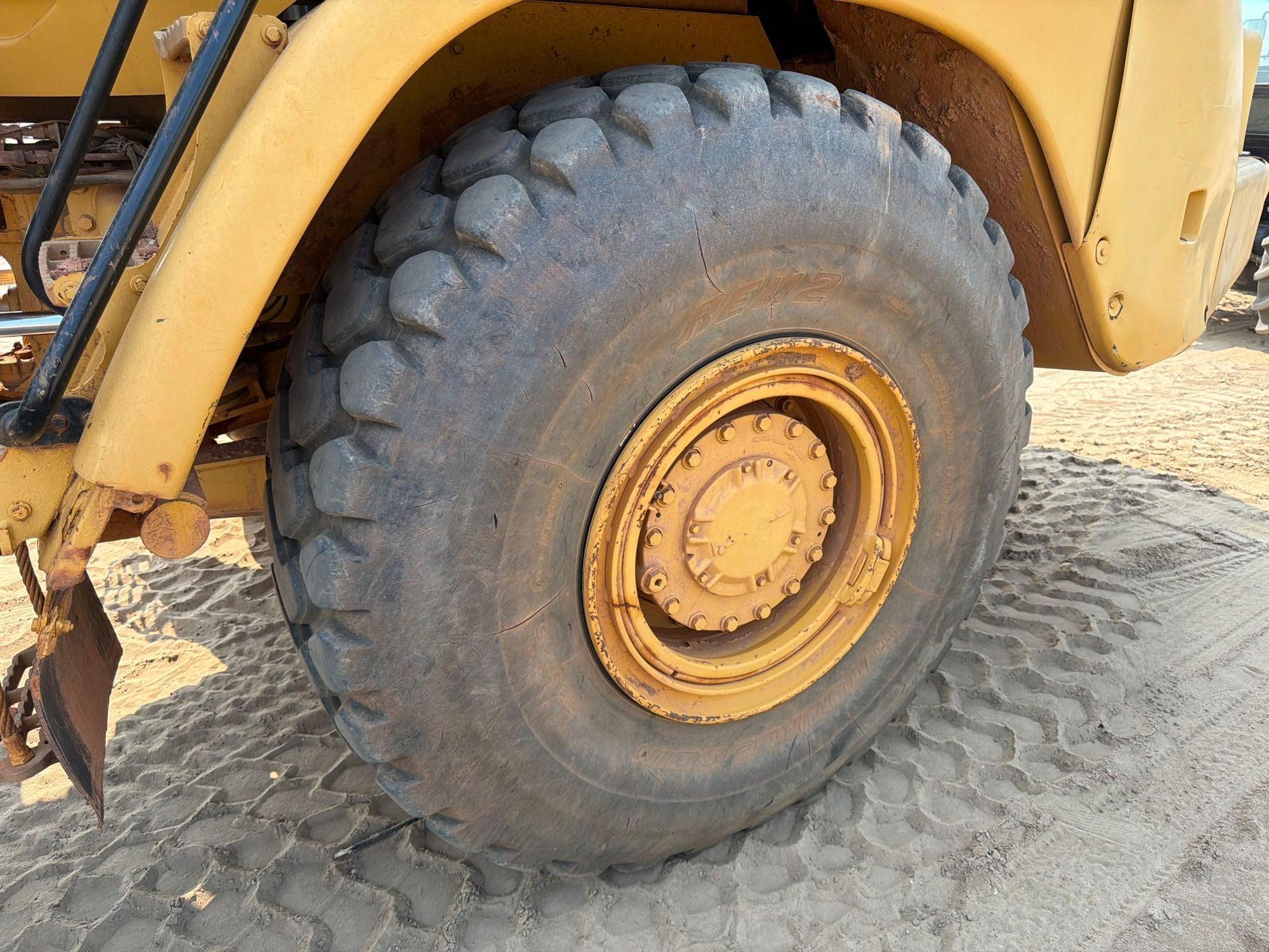 2007 Caterpillar 725