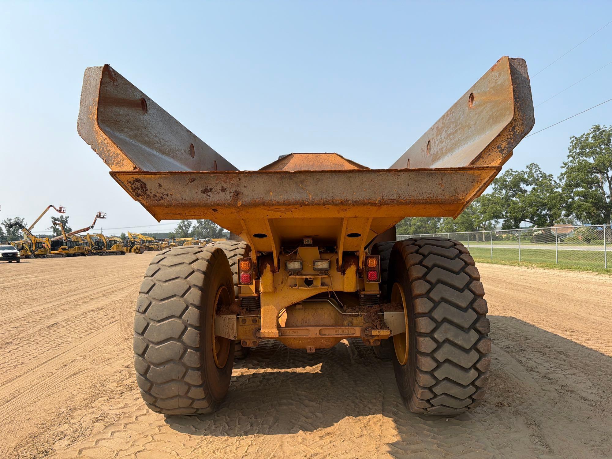2007 Caterpillar 725