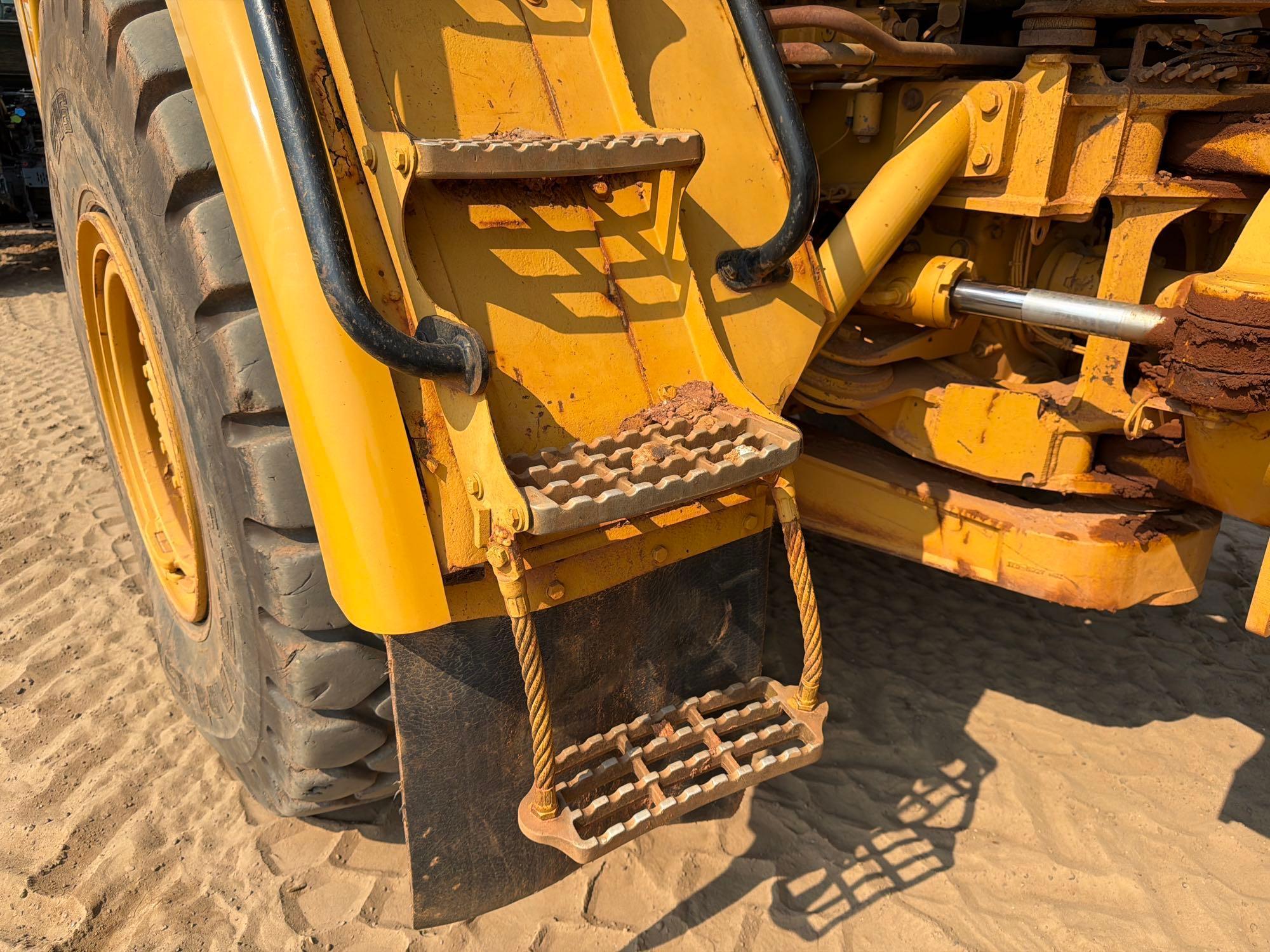 2007 Caterpillar 725
