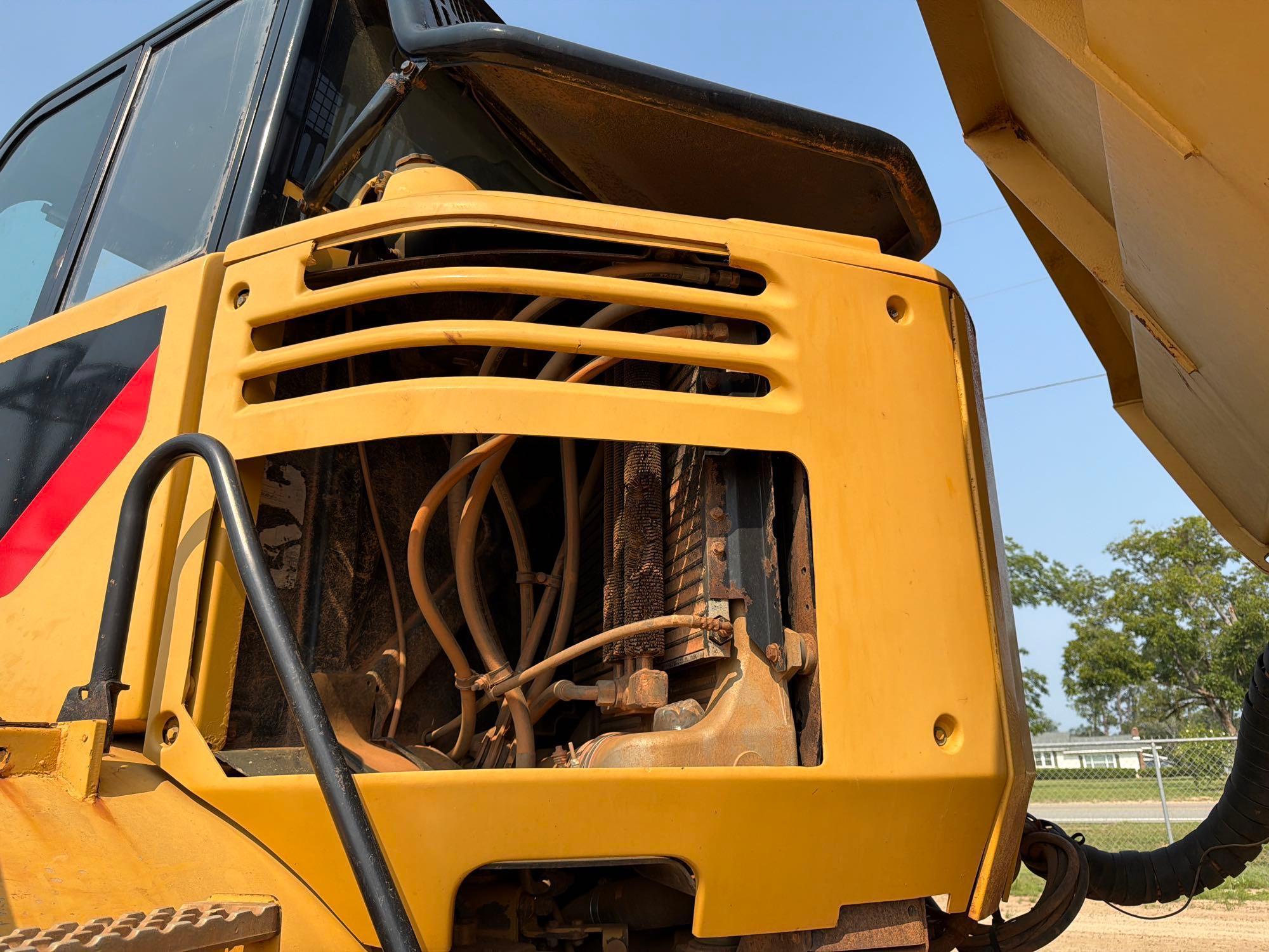 2007 Caterpillar 725