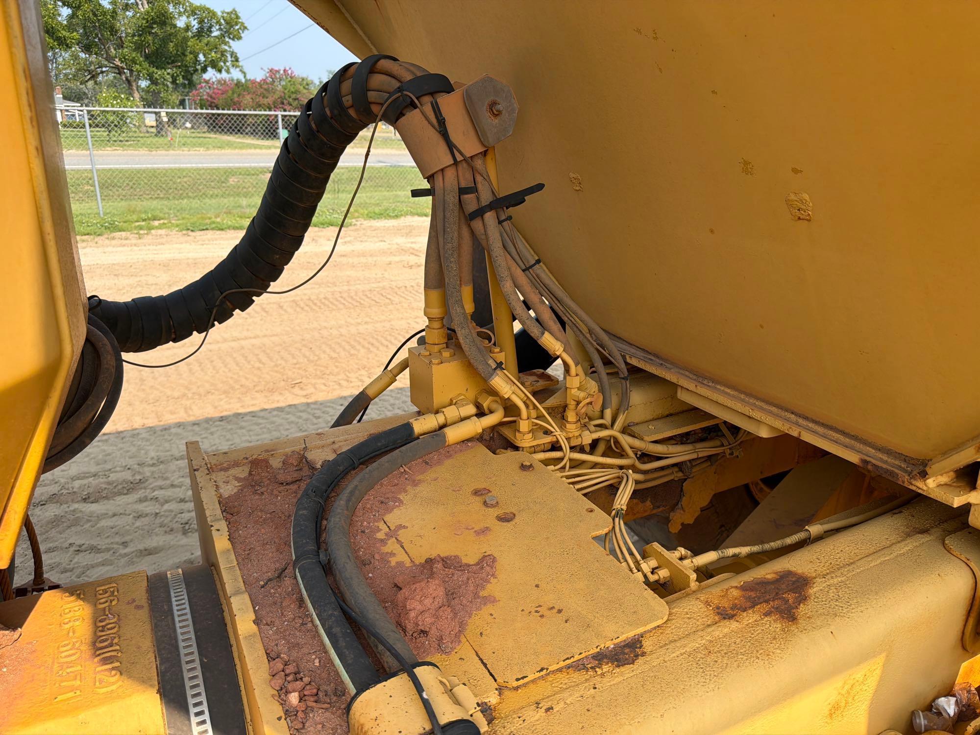 2007 Caterpillar 725