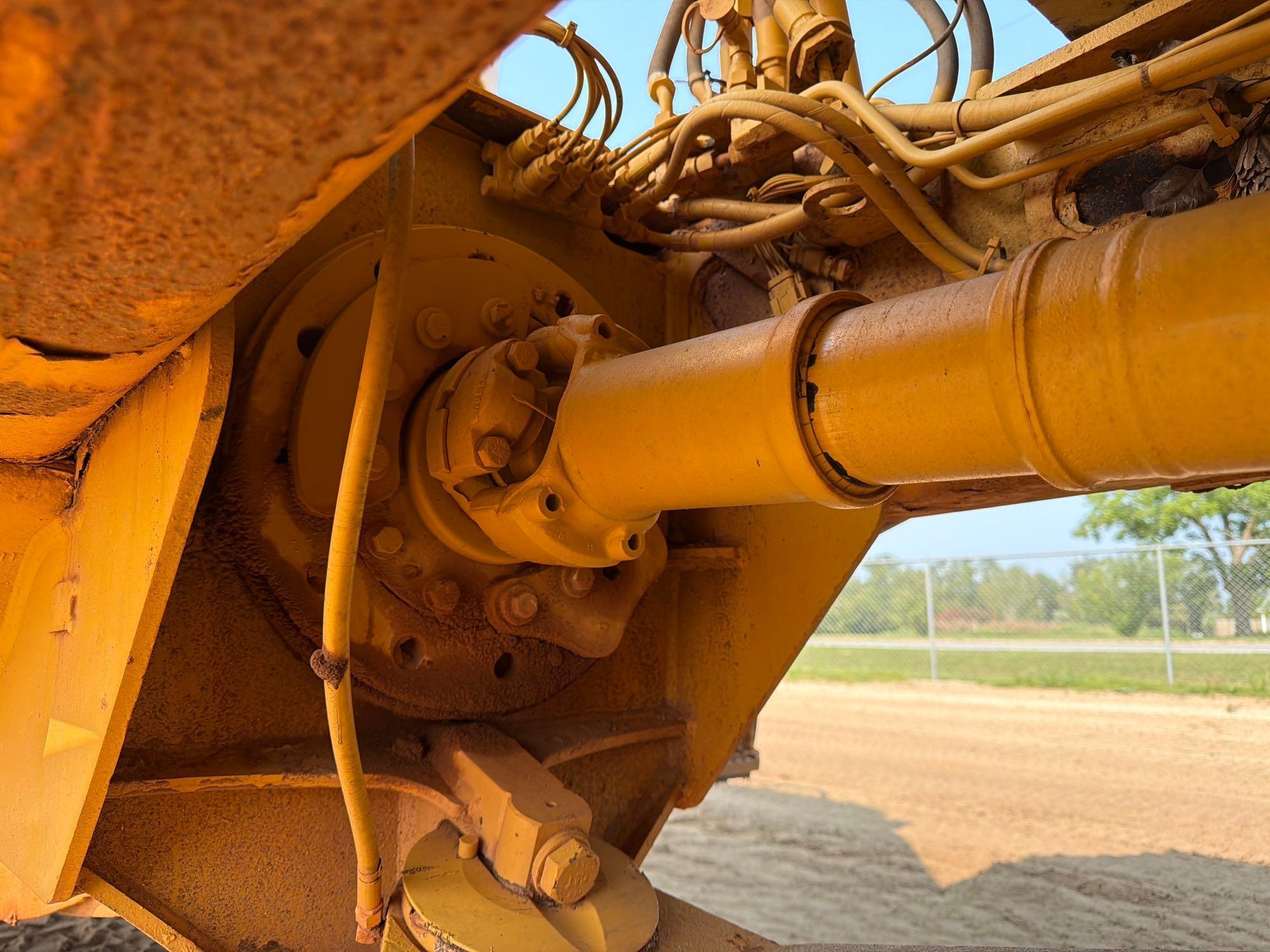 2007 Caterpillar 725