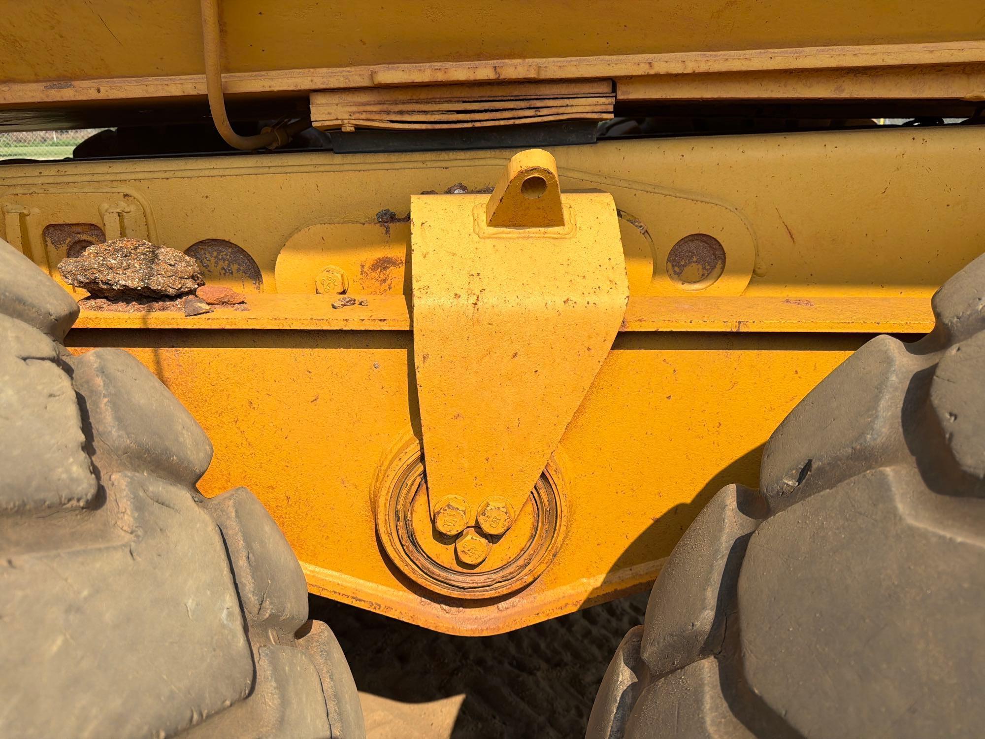 2007 Caterpillar 725