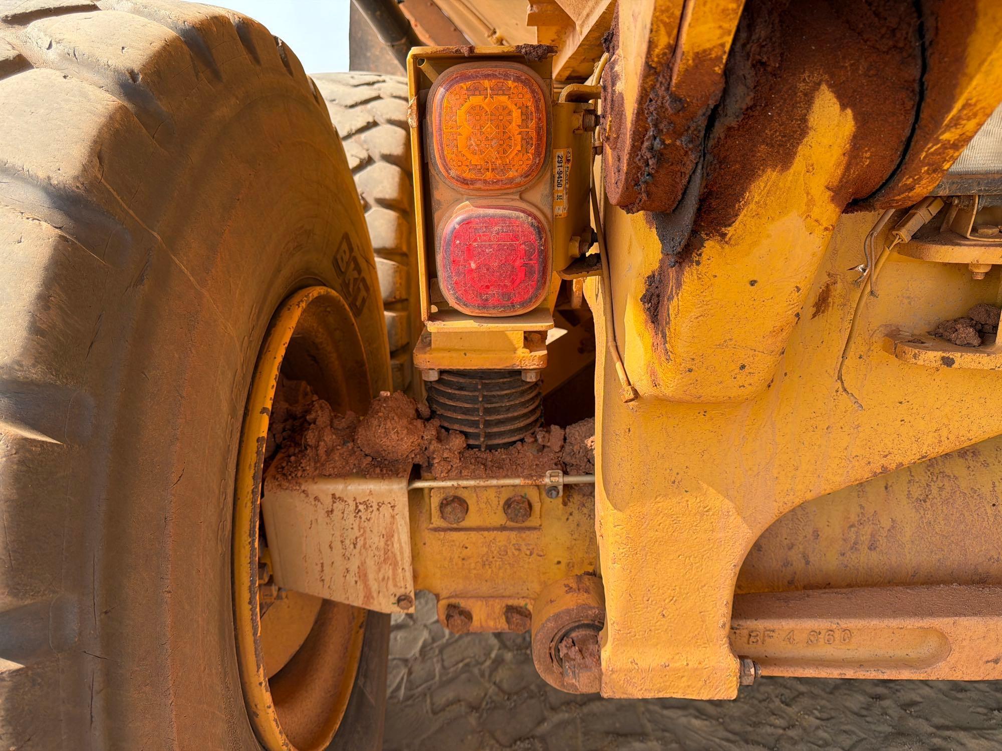 2007 Caterpillar 725