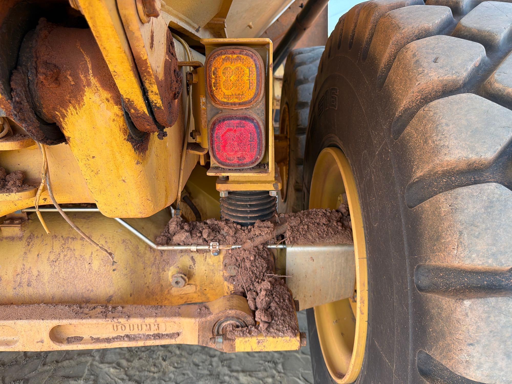 2007 Caterpillar 725